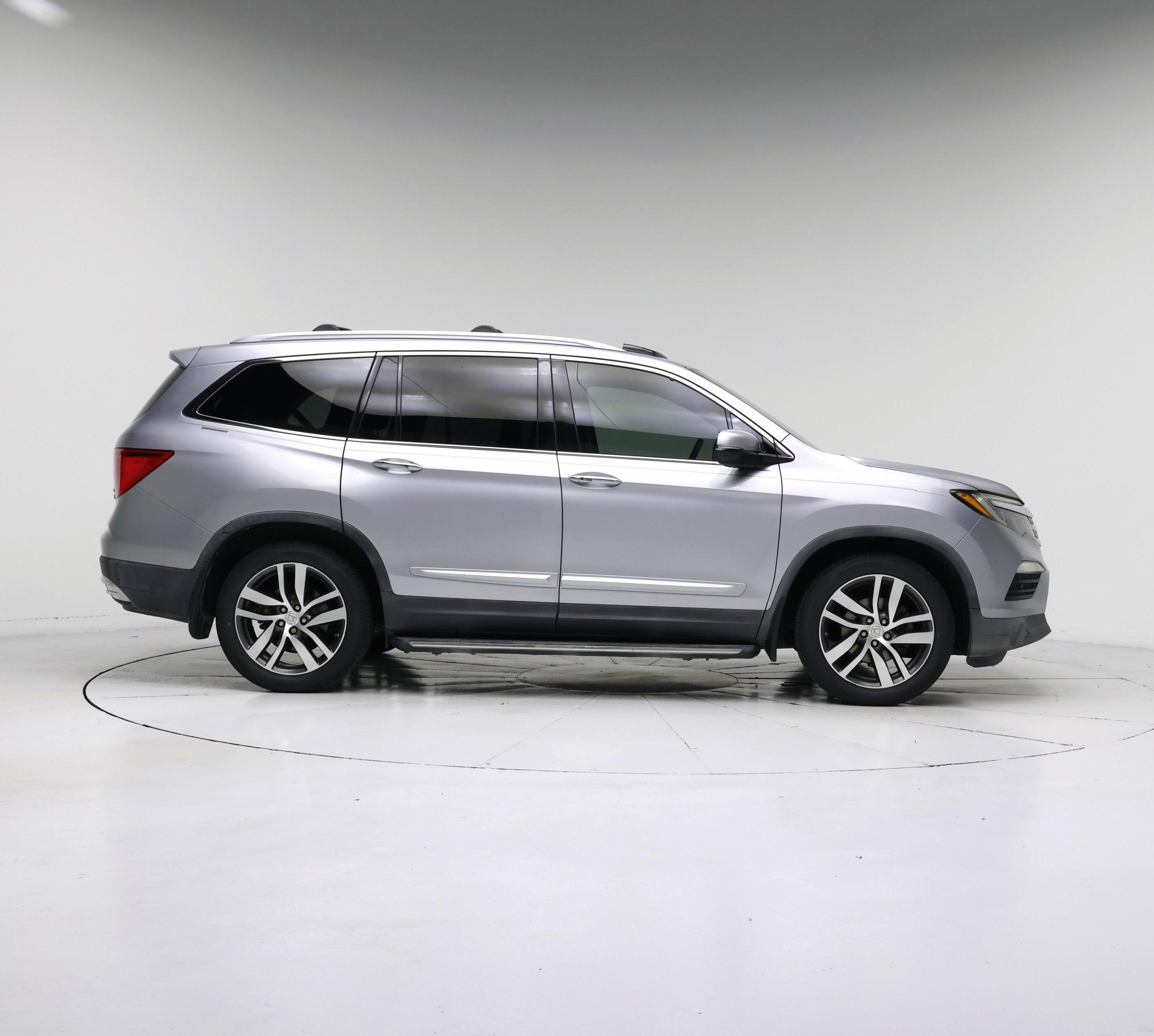 Thumbnail: 2017 Honda Pilot - 7