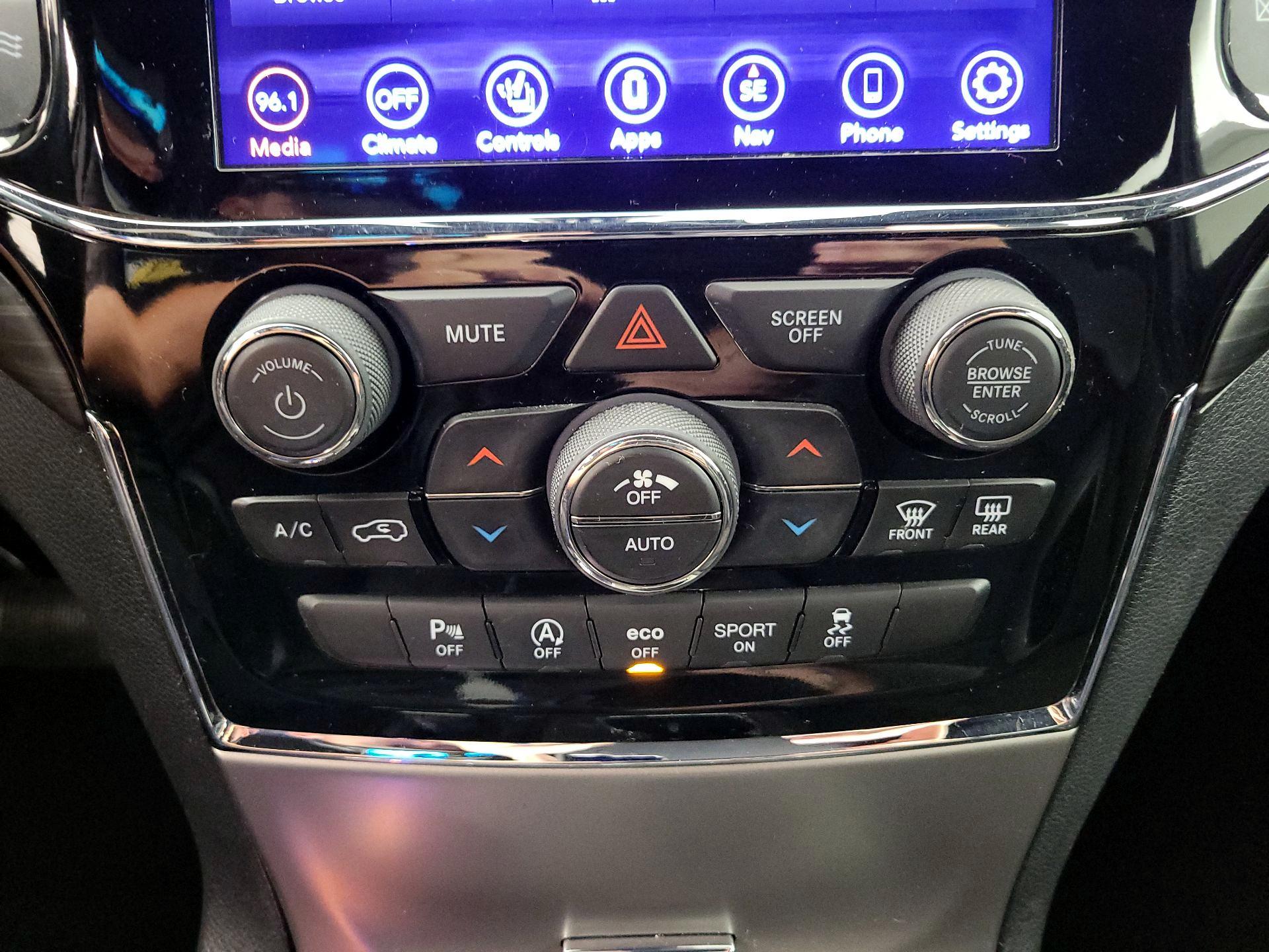 Thumbnail: 2020 Jeep Grand Cherokee - 16