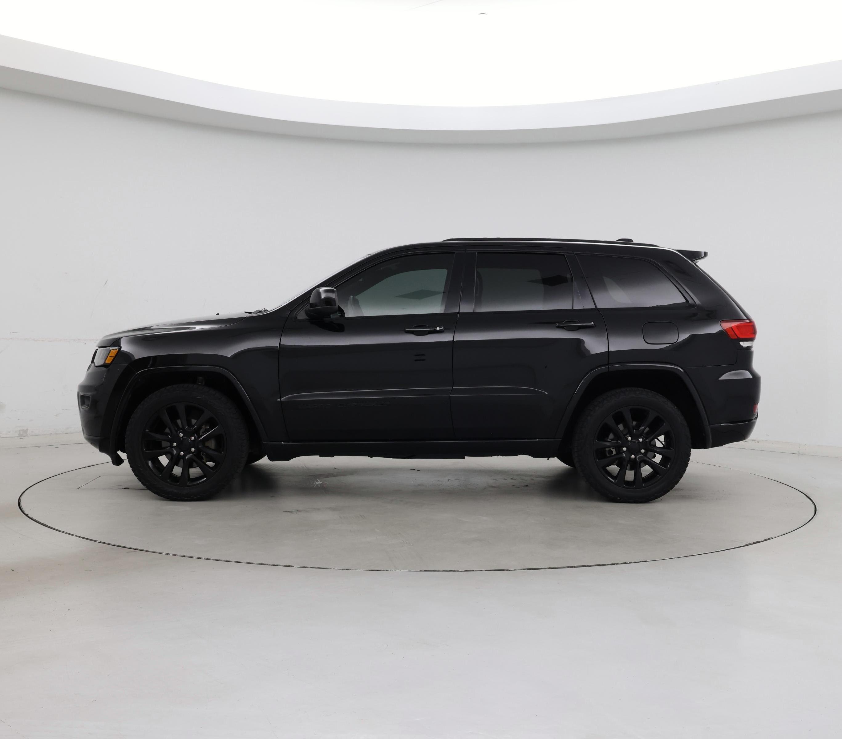 Thumbnail: 2020 Jeep Grand Cherokee - 3