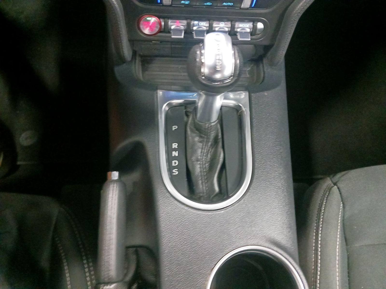 2021 Ford Mustang EcoBoost - Photo 16
