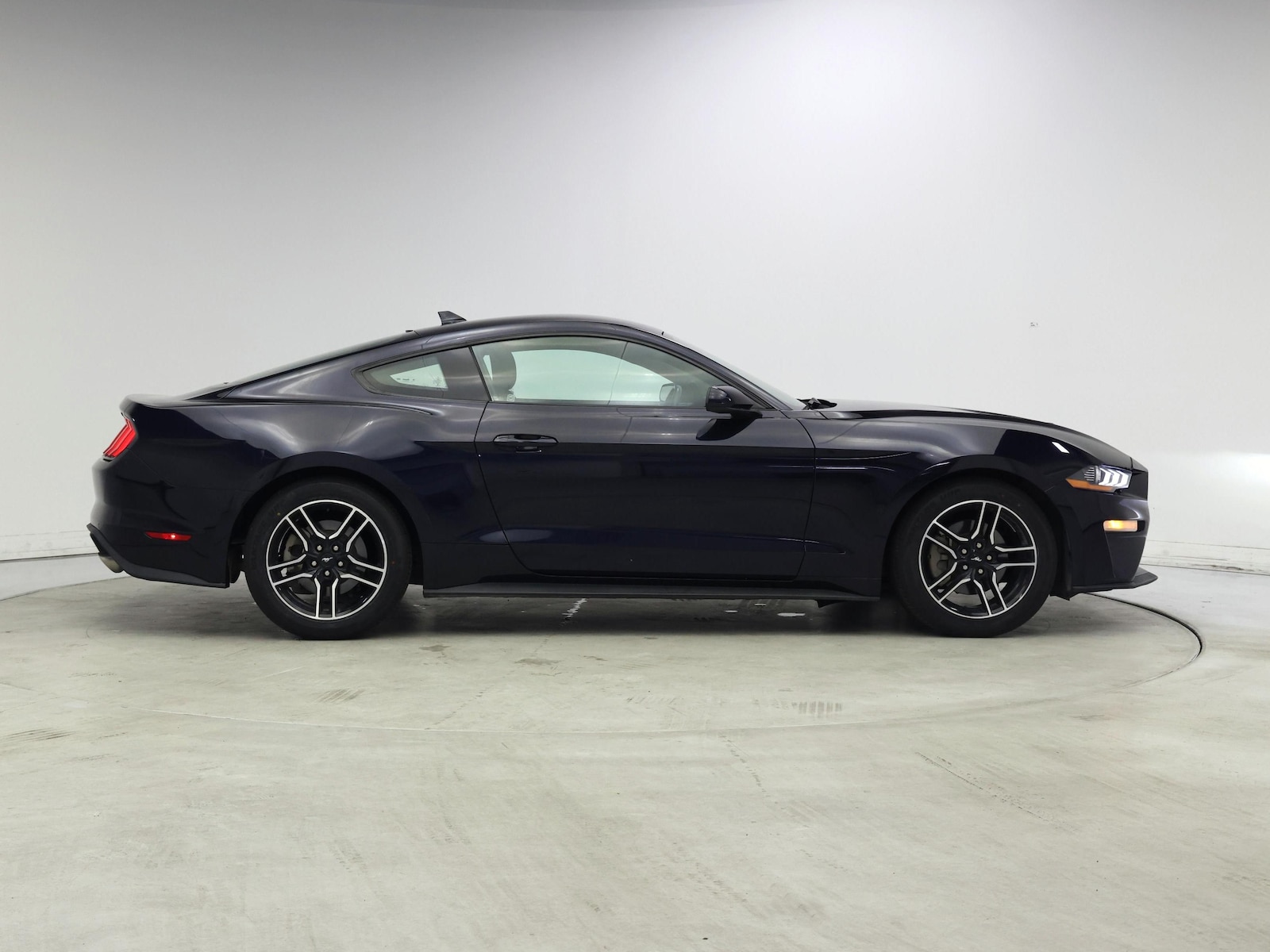 2021 Ford Mustang EcoBoost - Photo 8