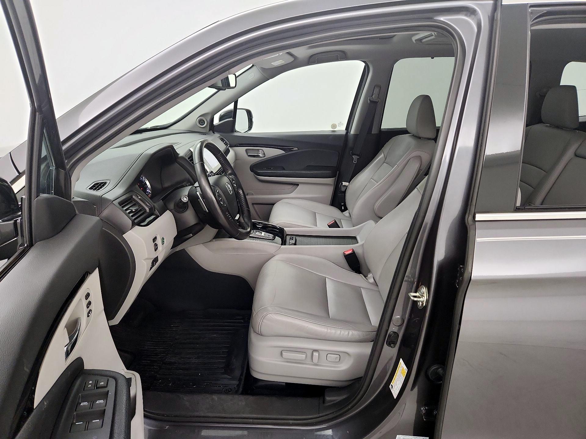 Thumbnail: 2018 Honda Pilot - 11