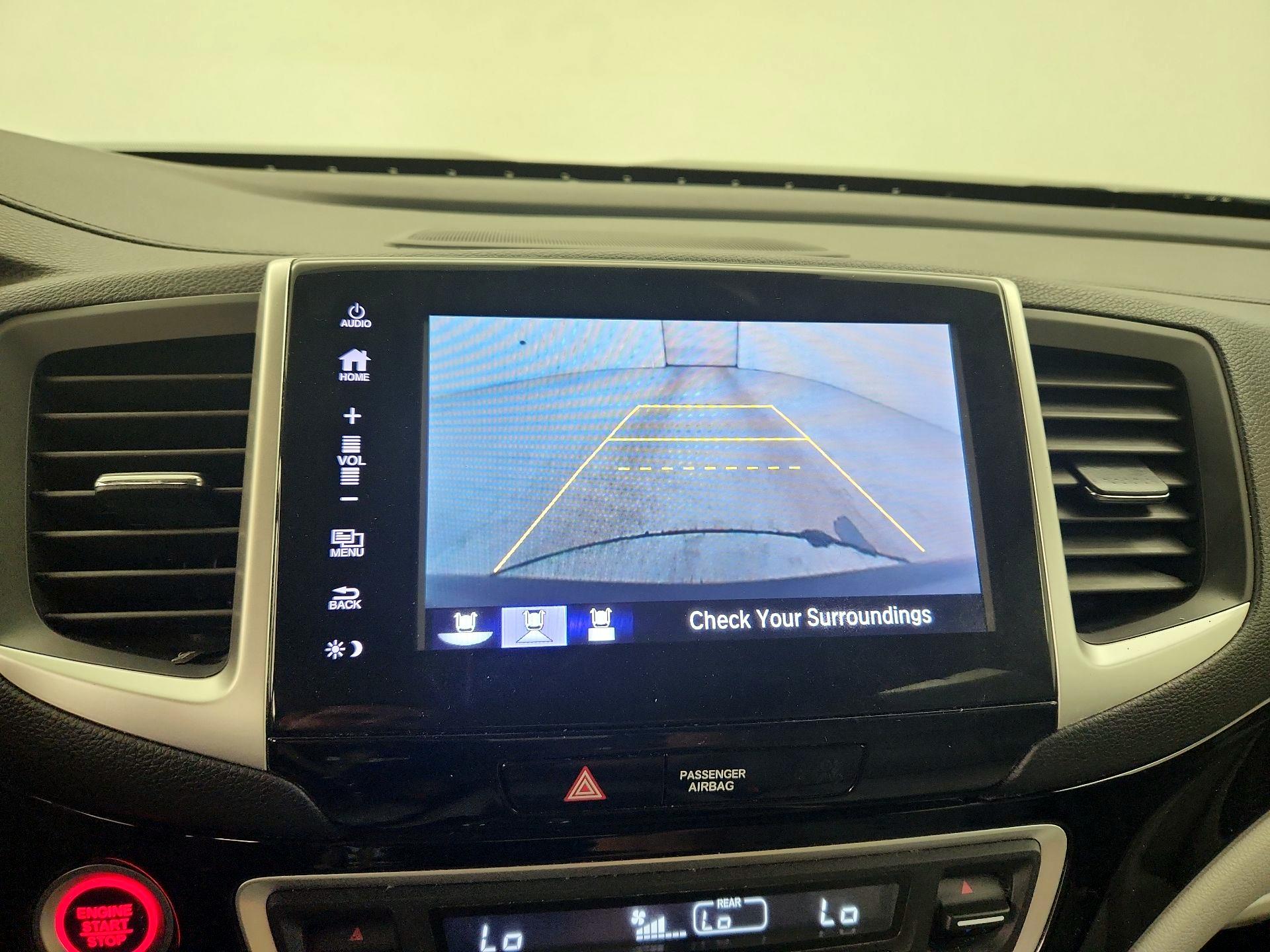 Thumbnail: 2018 Honda Pilot - 15