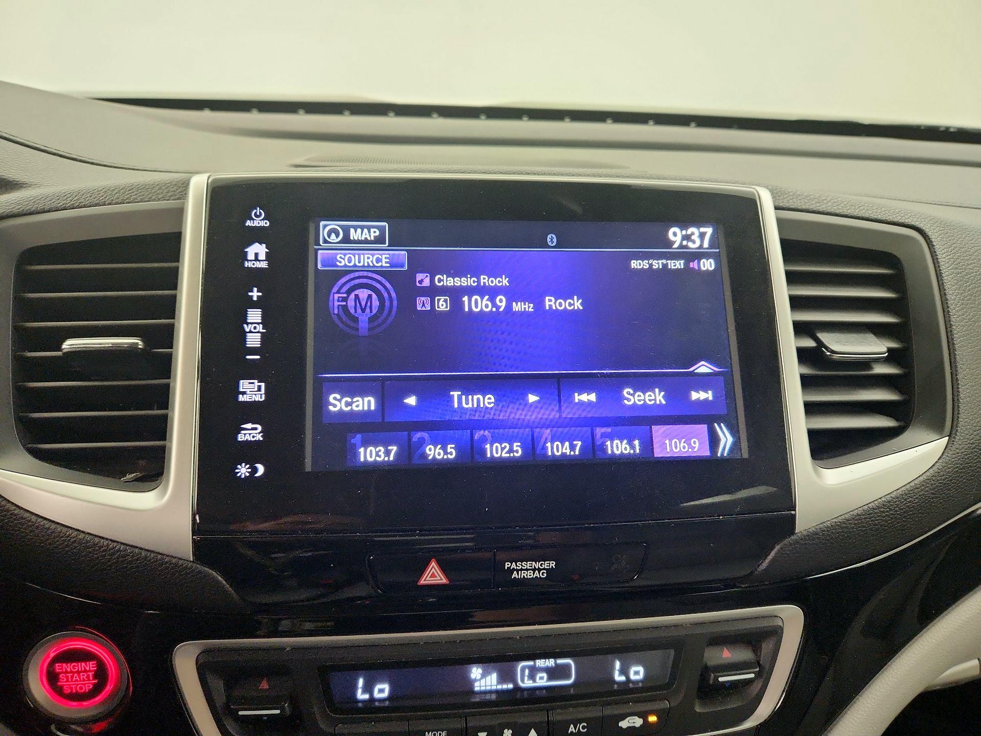 Thumbnail: 2018 Honda Pilot - 16