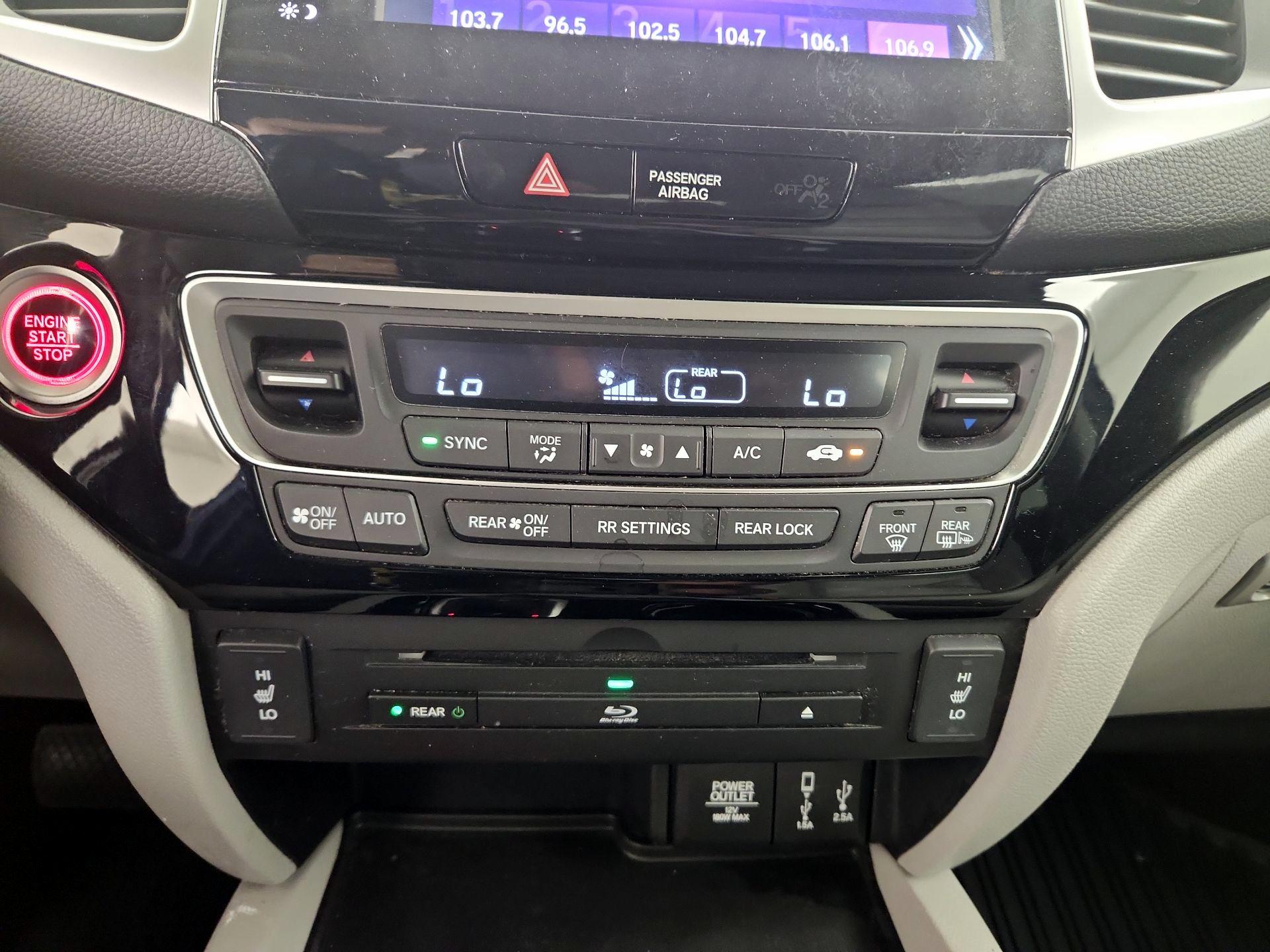 Thumbnail: 2018 Honda Pilot - 17