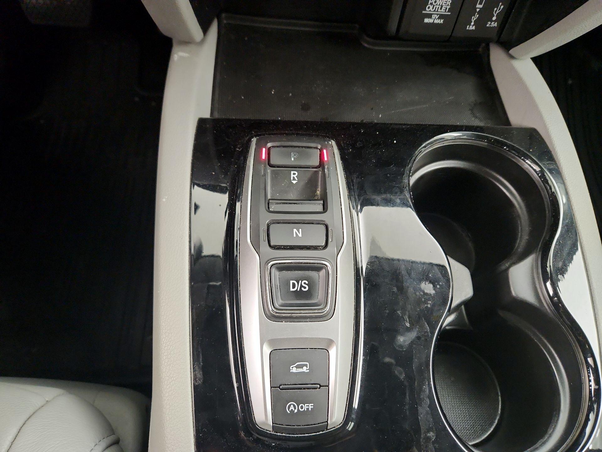 Thumbnail: 2018 Honda Pilot - 18