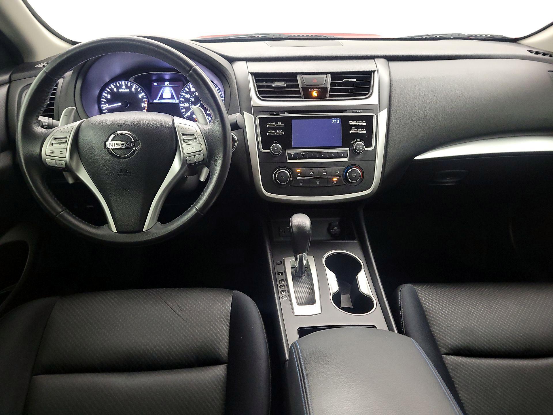 Thumbnail: 2017 Nissan Altima - 9