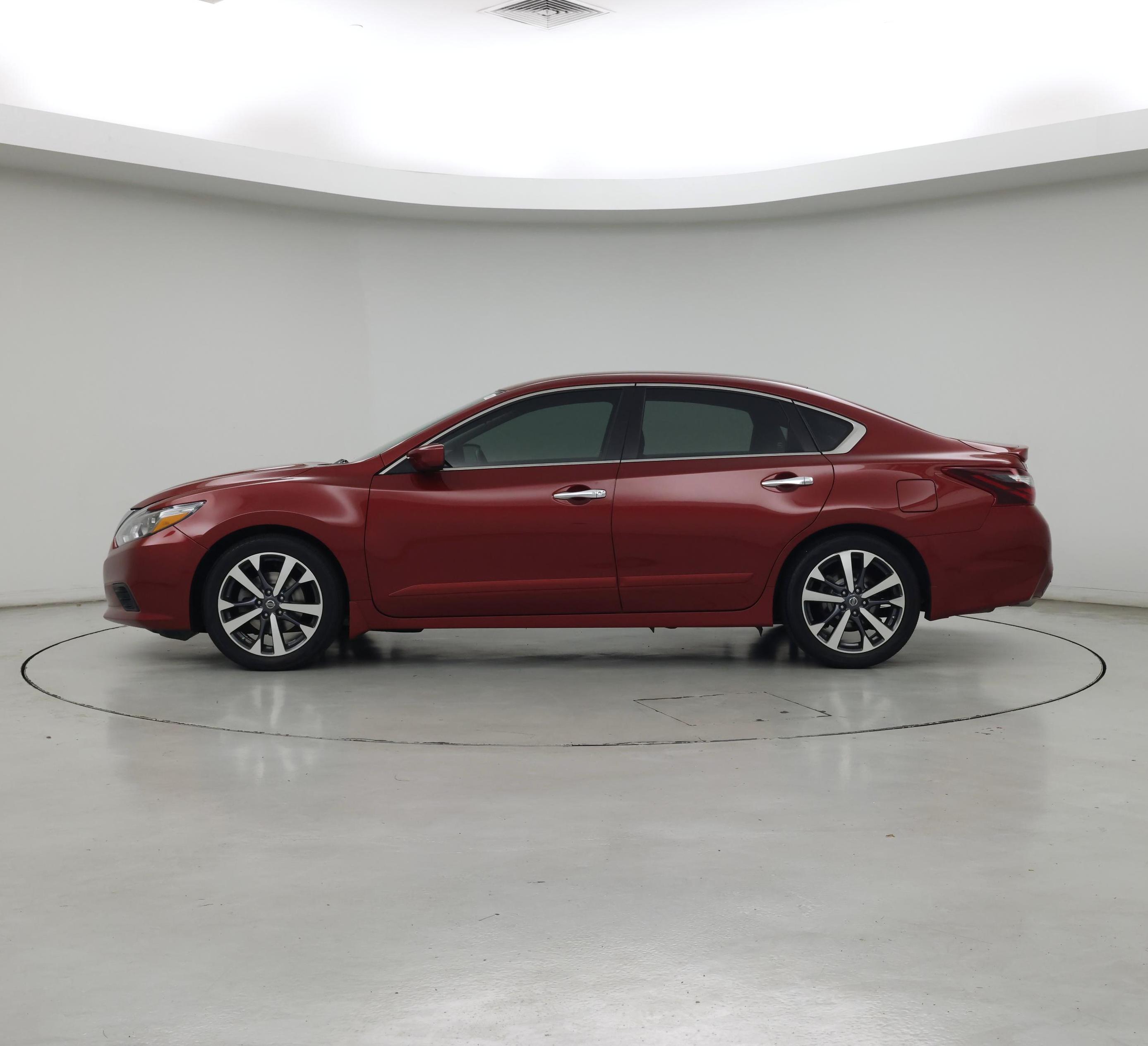 Thumbnail: 2017 Nissan Altima - 3