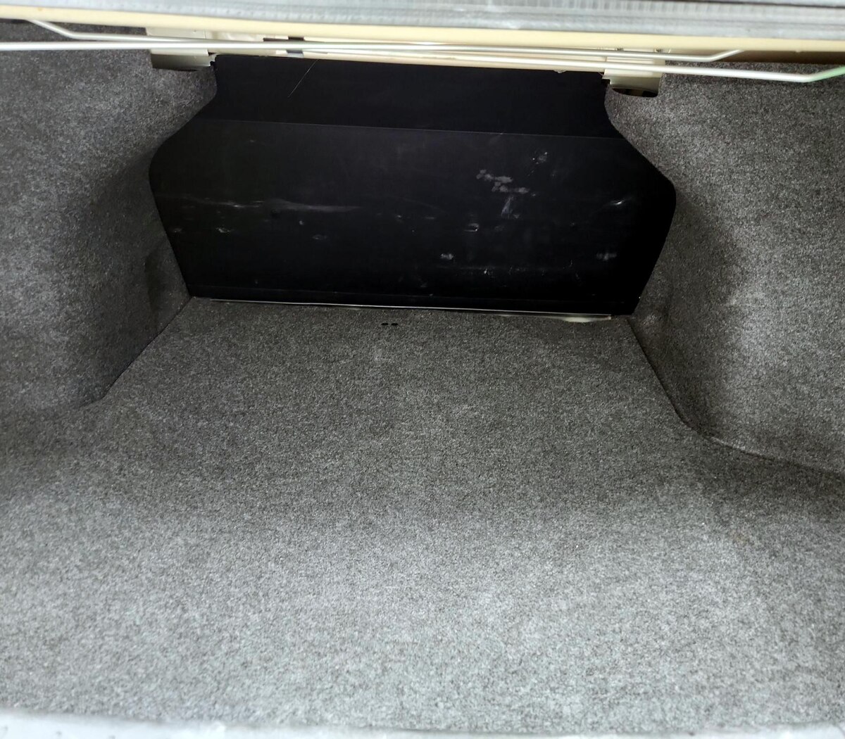 Trunk/Cargo (Seats Up)