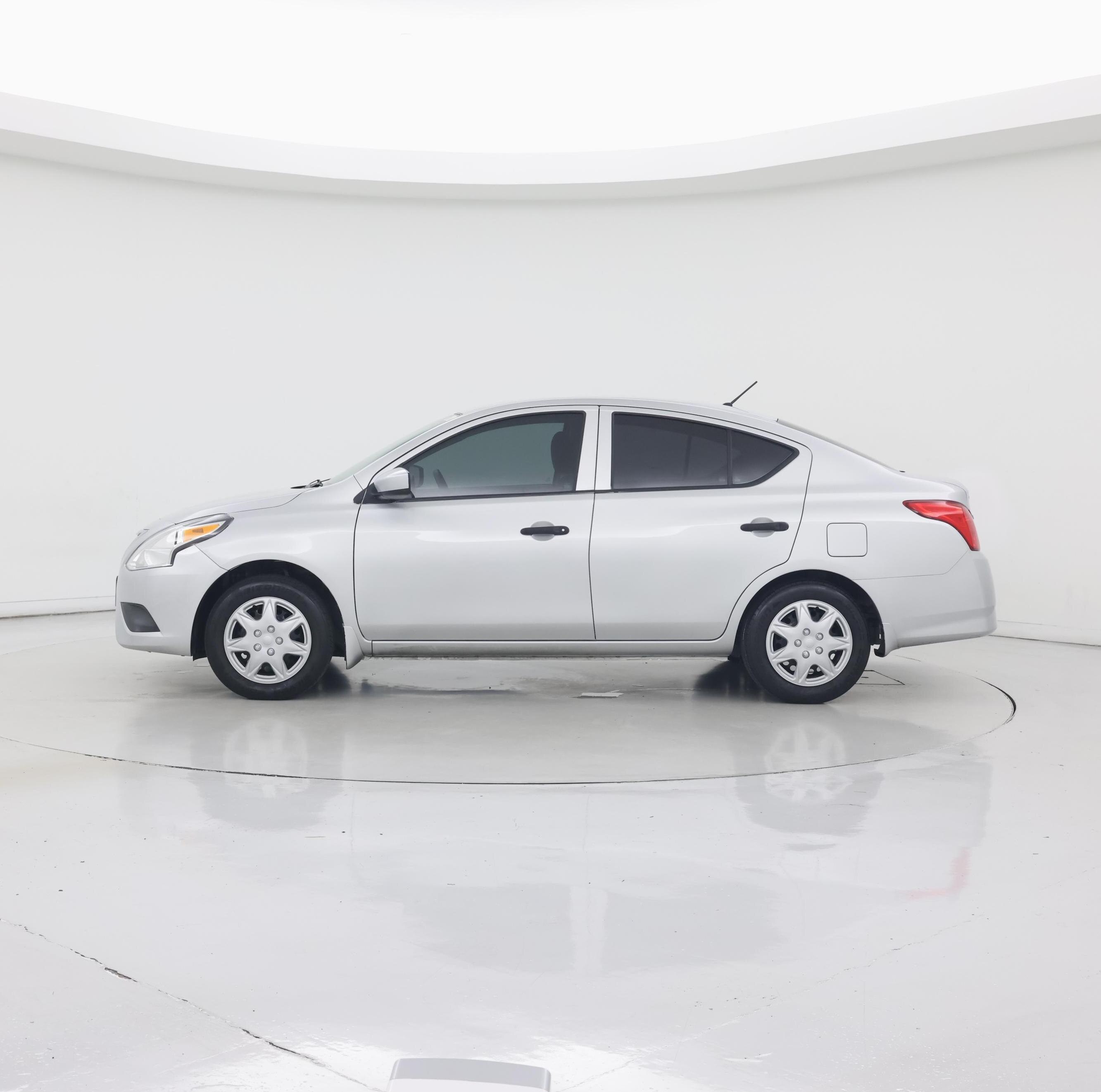 Thumbnail: 2019 Nissan Versa - 3