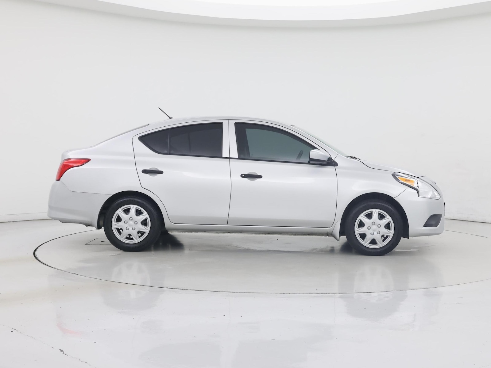 2019 Nissan Versa Sedan S - Photo 8