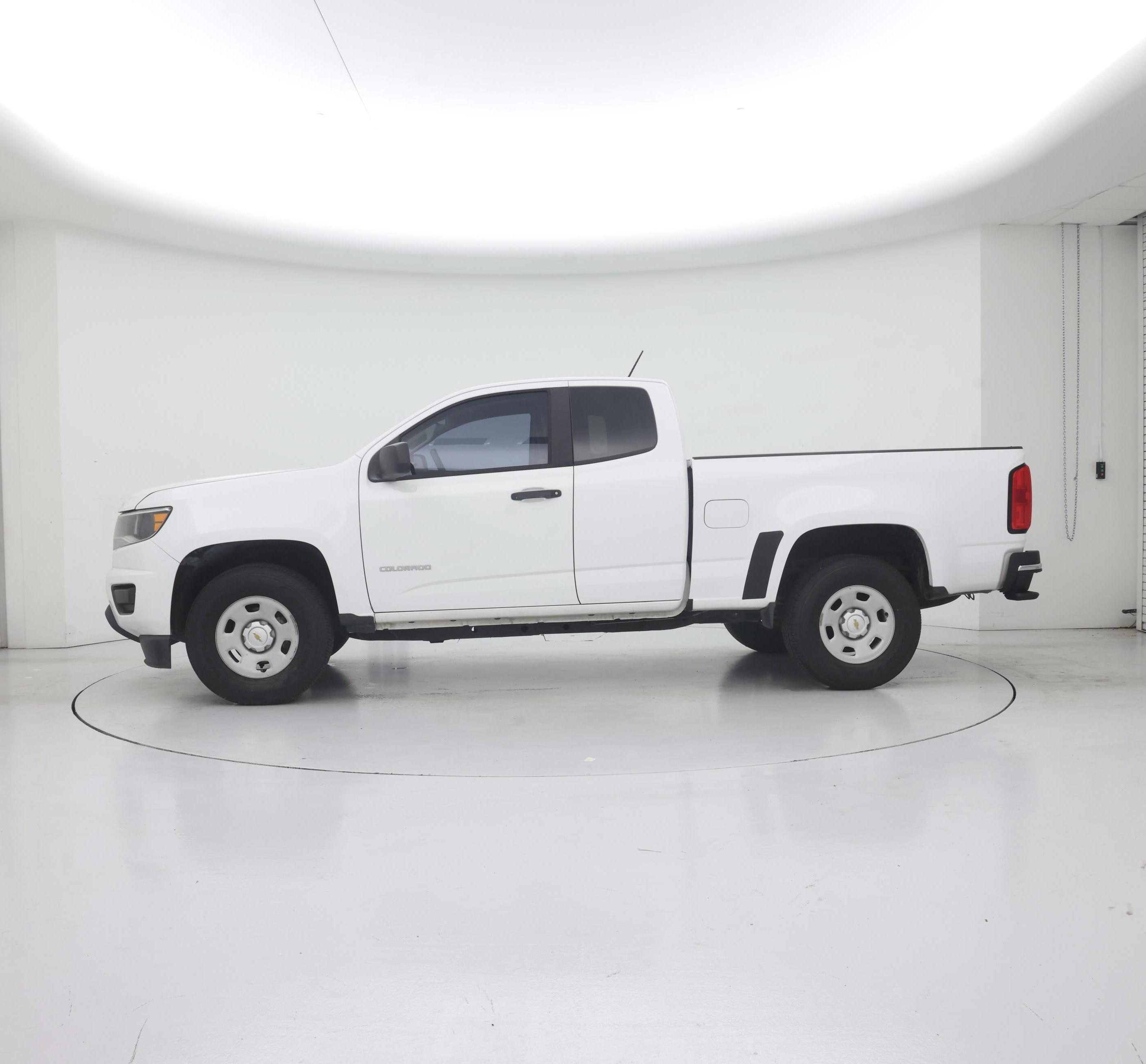 Thumbnail: 2017 Chevrolet Colorado - 3