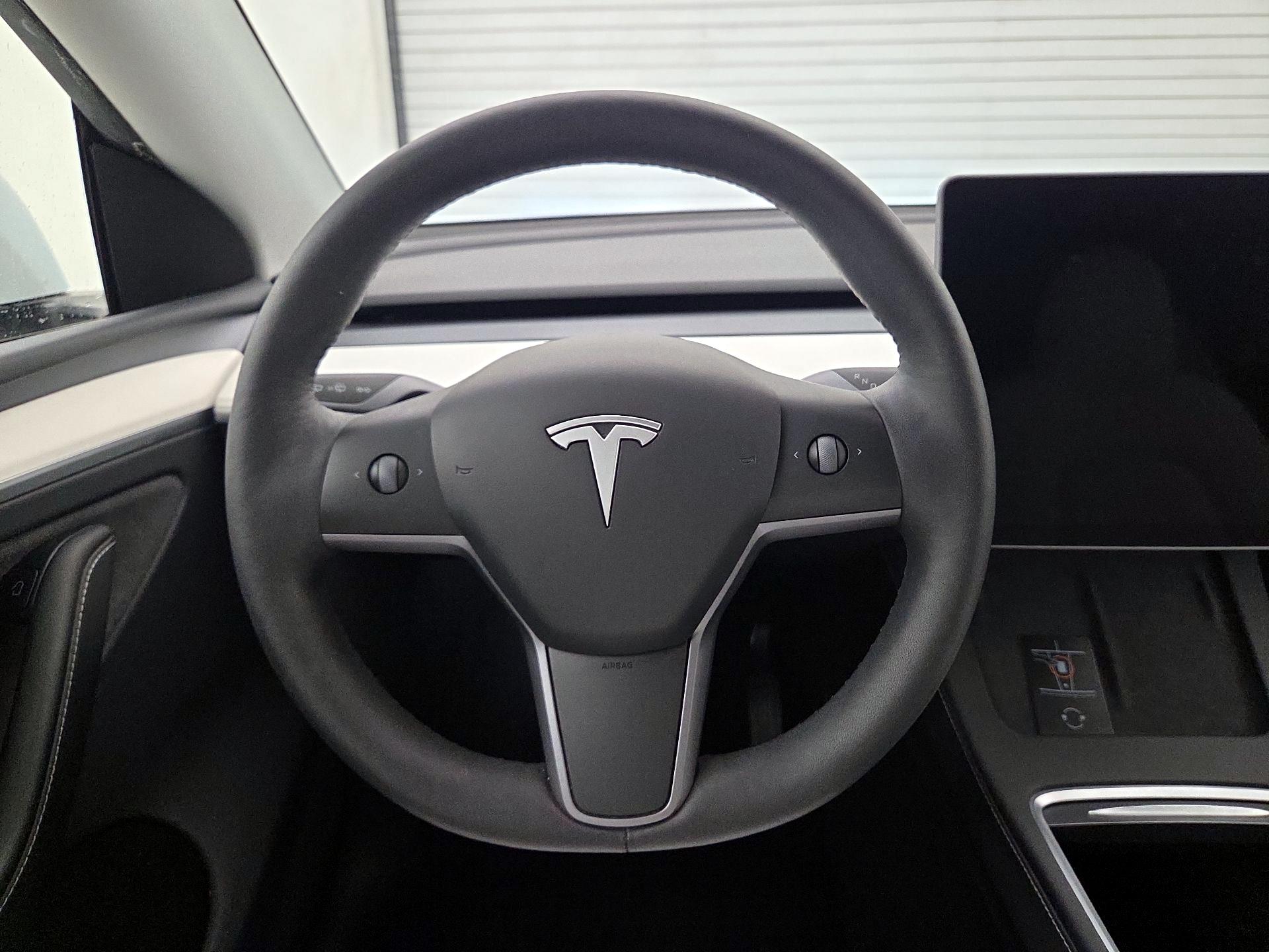 Thumbnail: 2023 Tesla Model Y - 10
