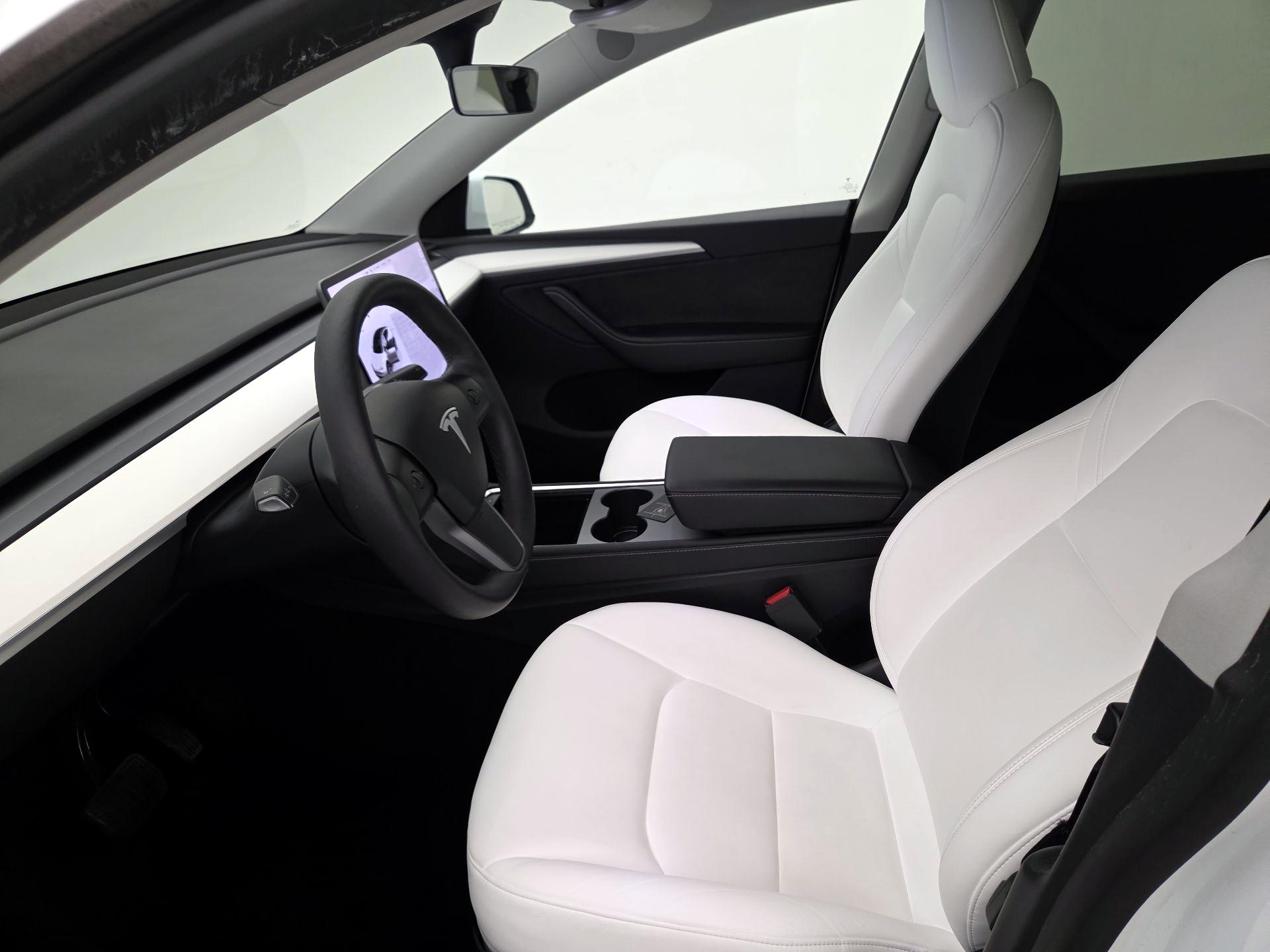 Thumbnail: 2023 Tesla Model Y - 11