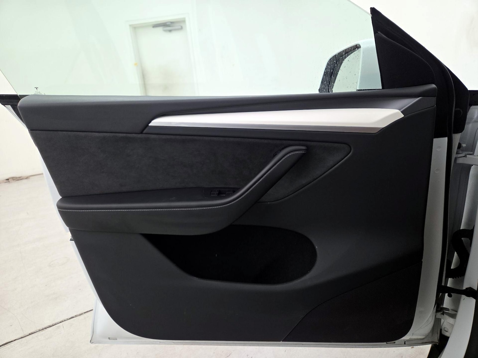 2023 Tesla Model Y Long Range - Photo 13