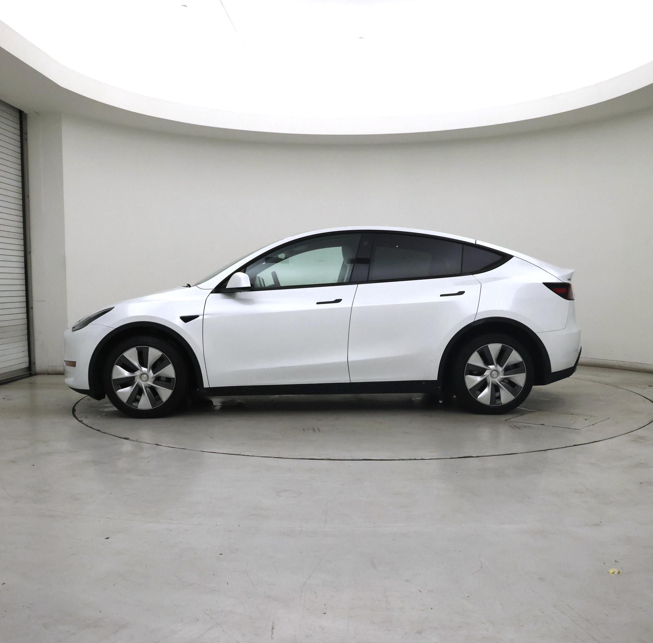 Thumbnail: 2023 Tesla Model Y - 3