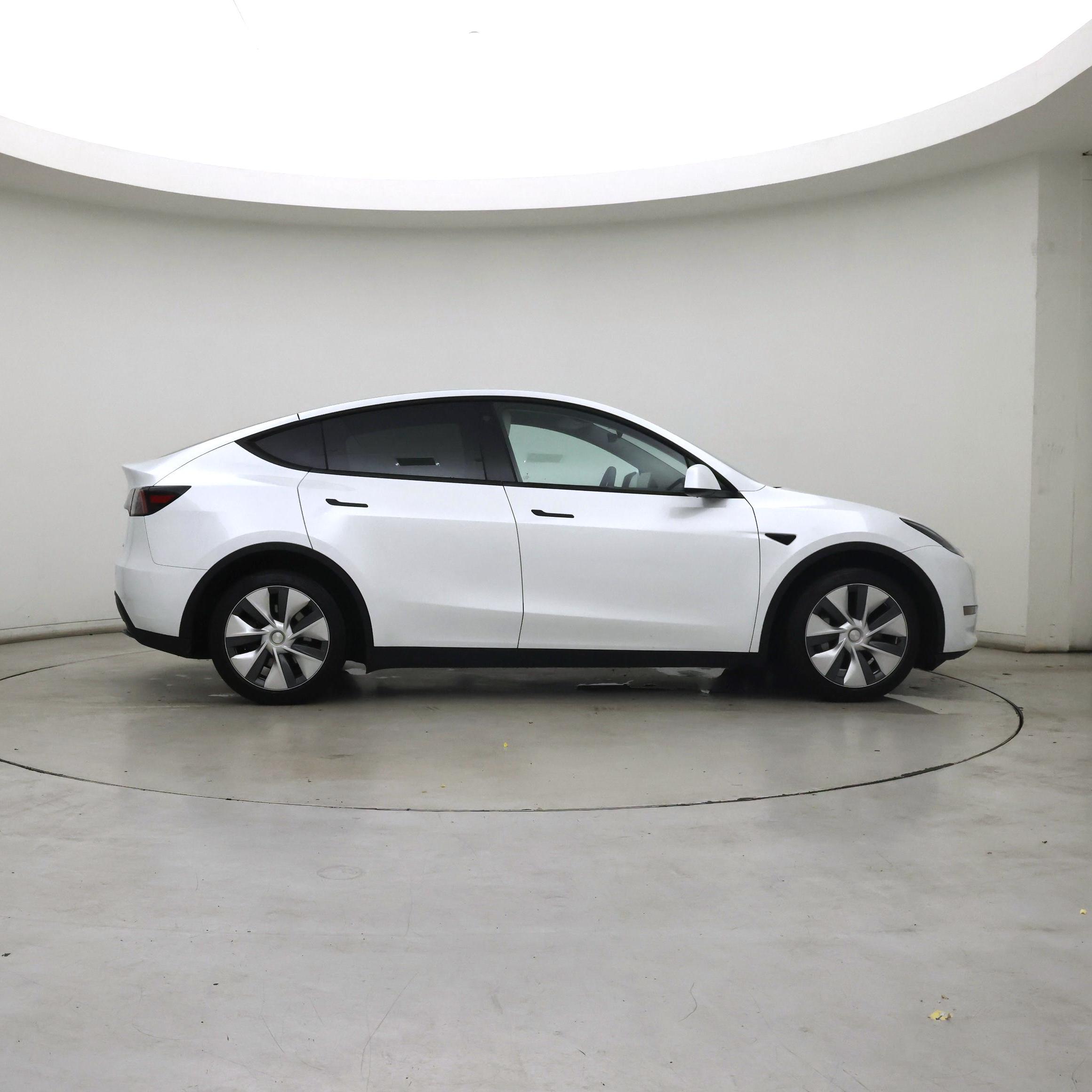 Thumbnail: 2023 Tesla Model Y - 7
