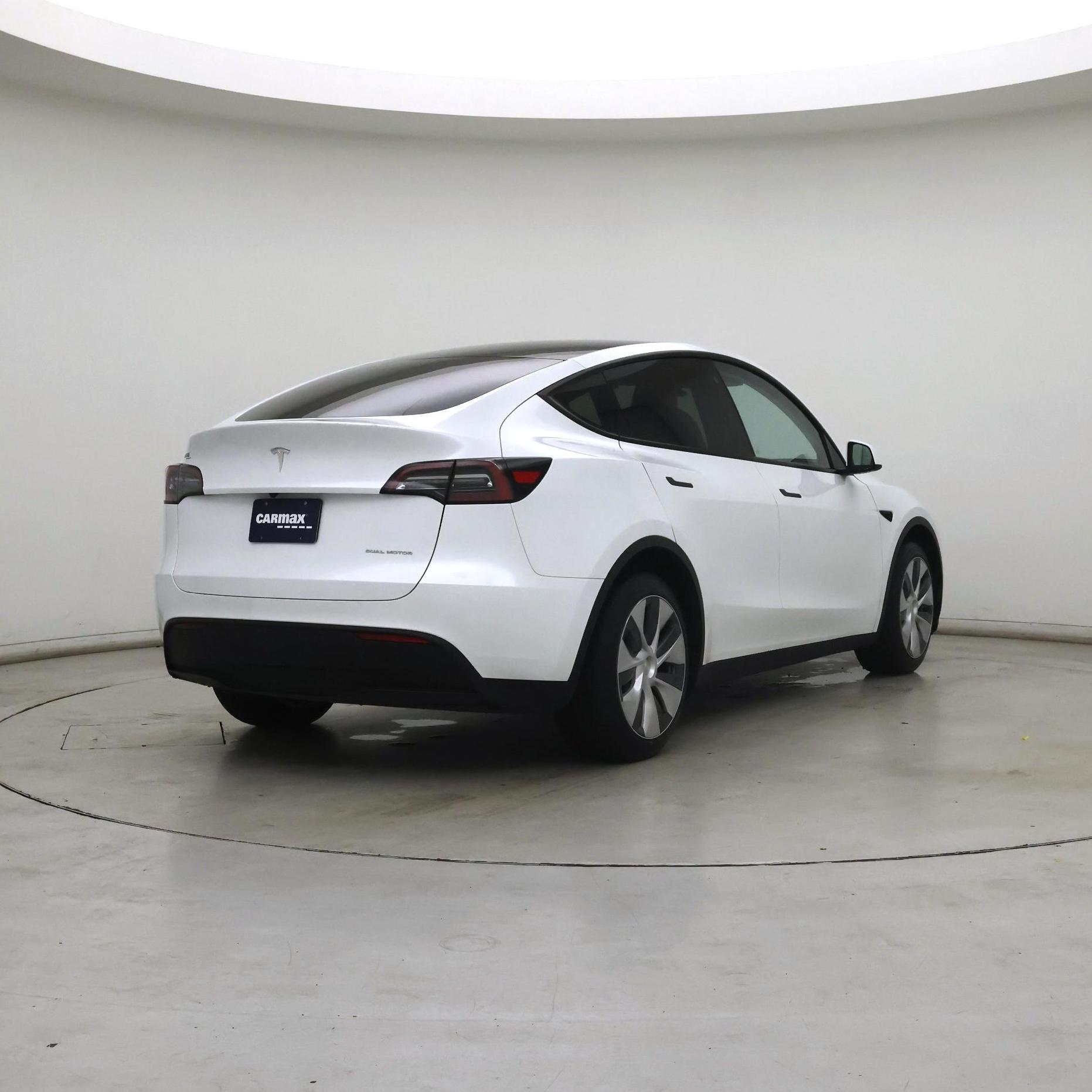 Thumbnail: 2023 Tesla Model Y - 8