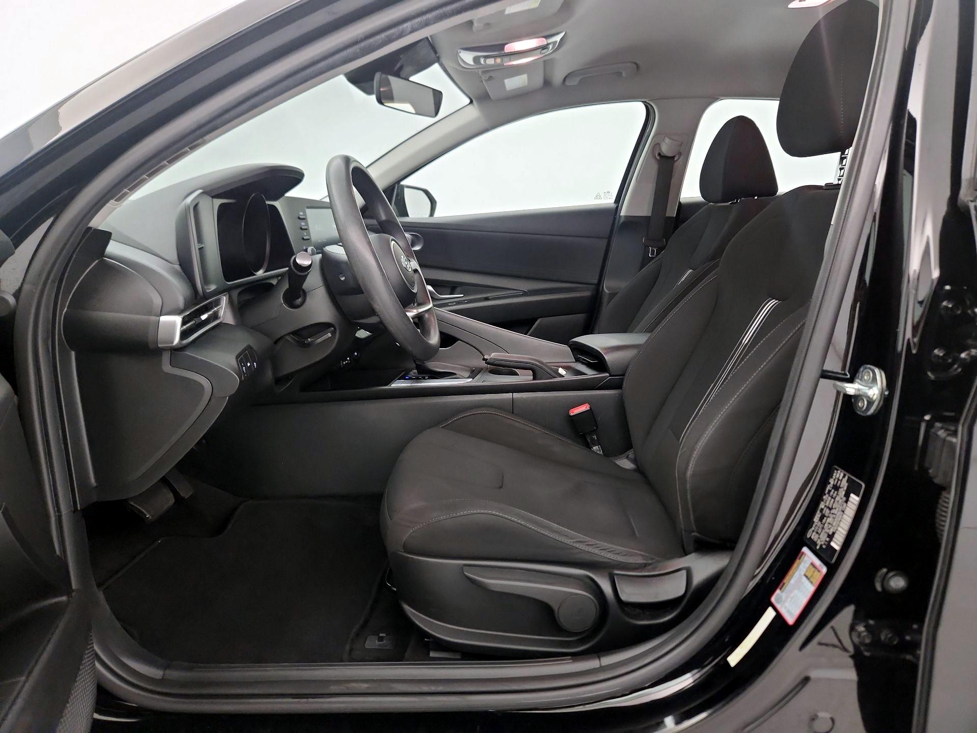 Thumbnail: 2022 Hyundai Elantra - 11