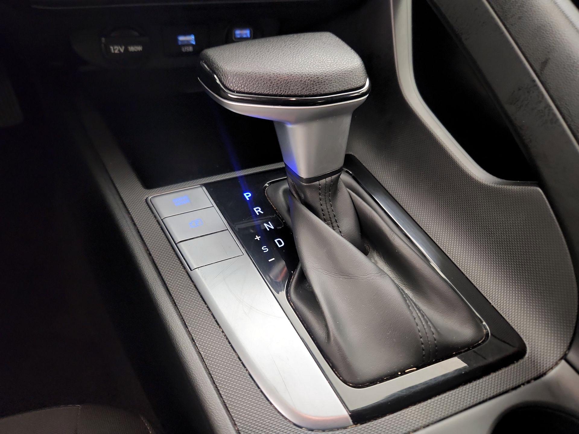 Thumbnail: 2022 Hyundai Elantra - 17