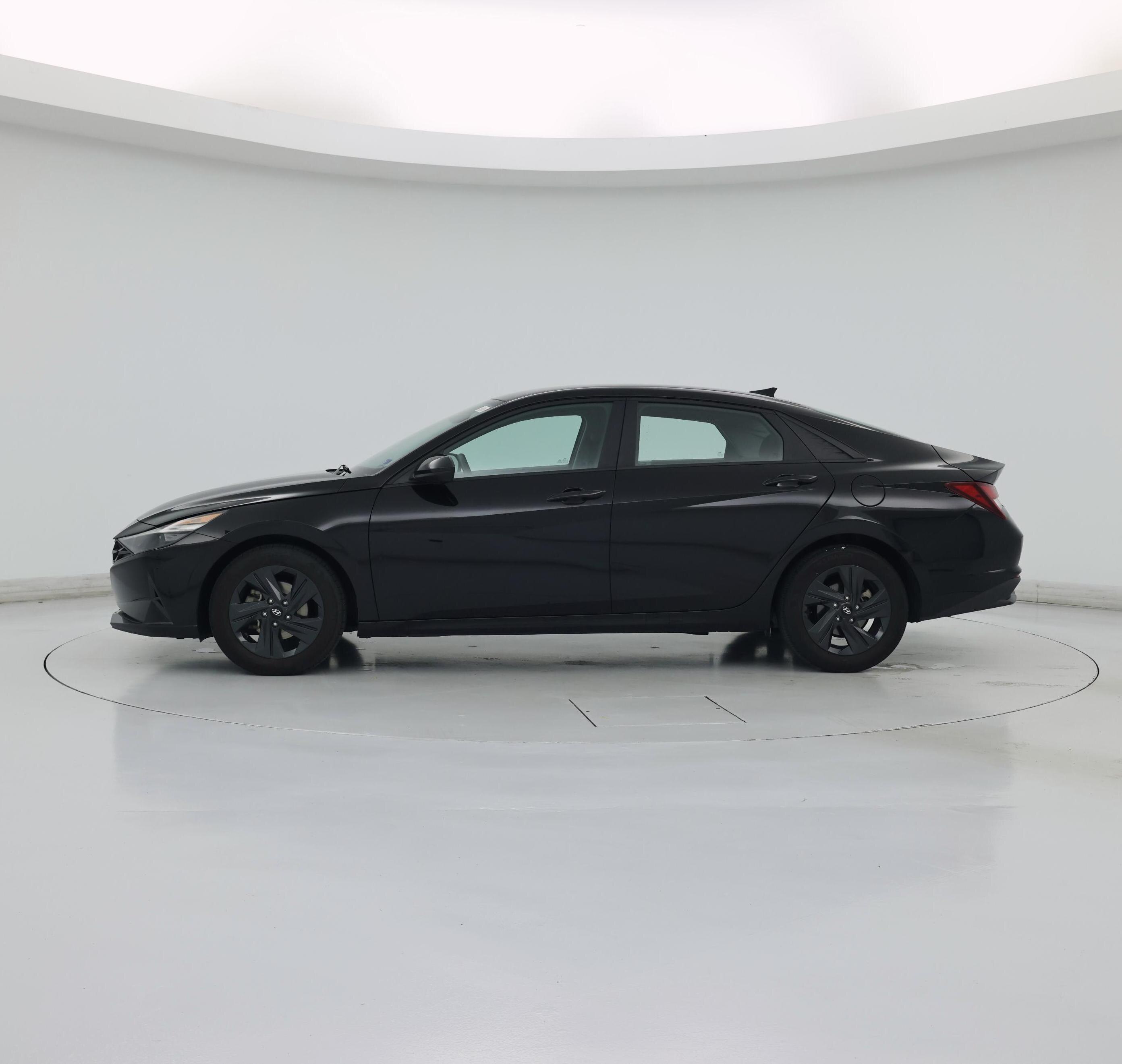 Thumbnail: 2022 Hyundai Elantra - 3