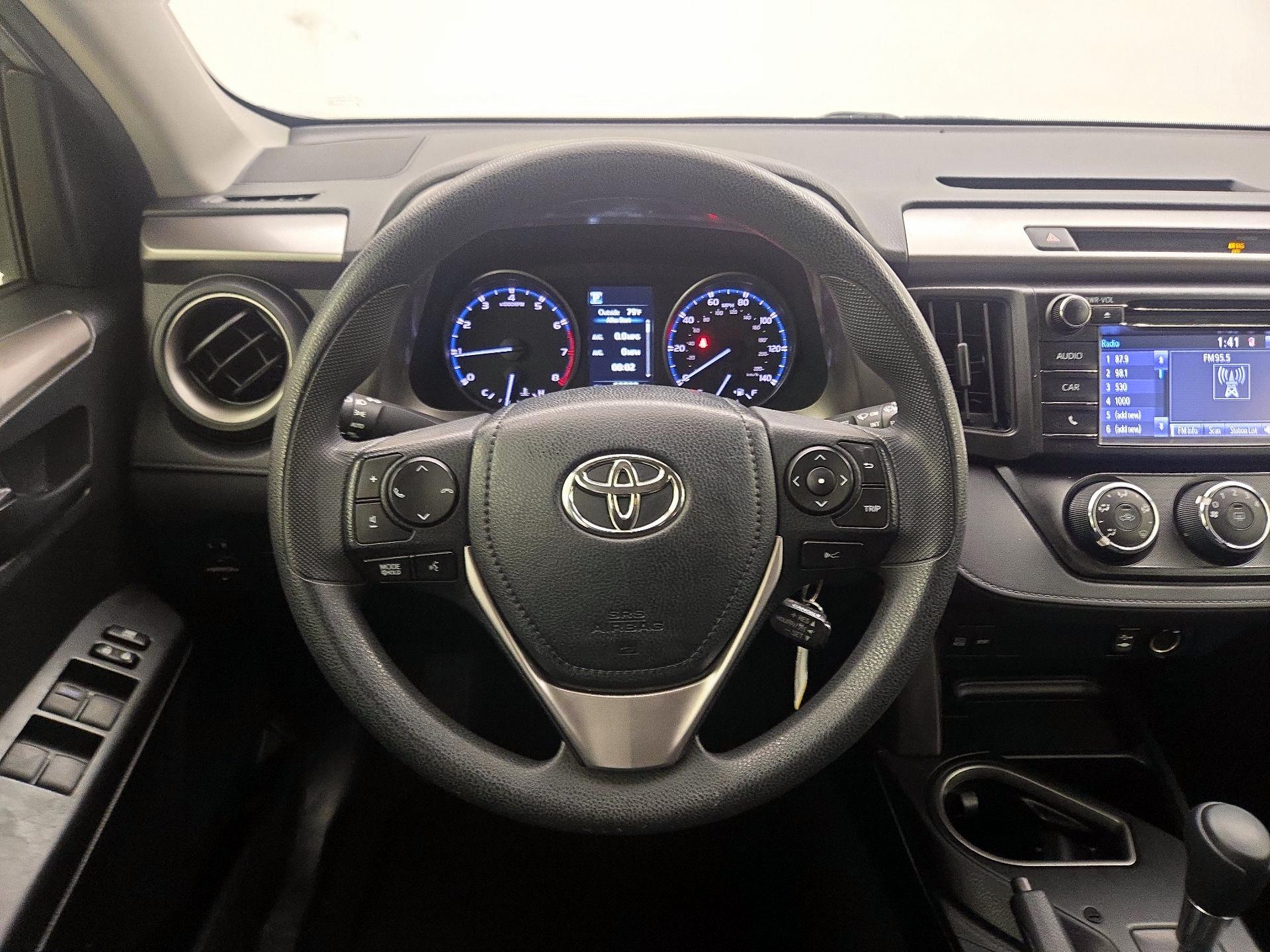 Thumbnail: 2018 Toyota RAV4 - 10