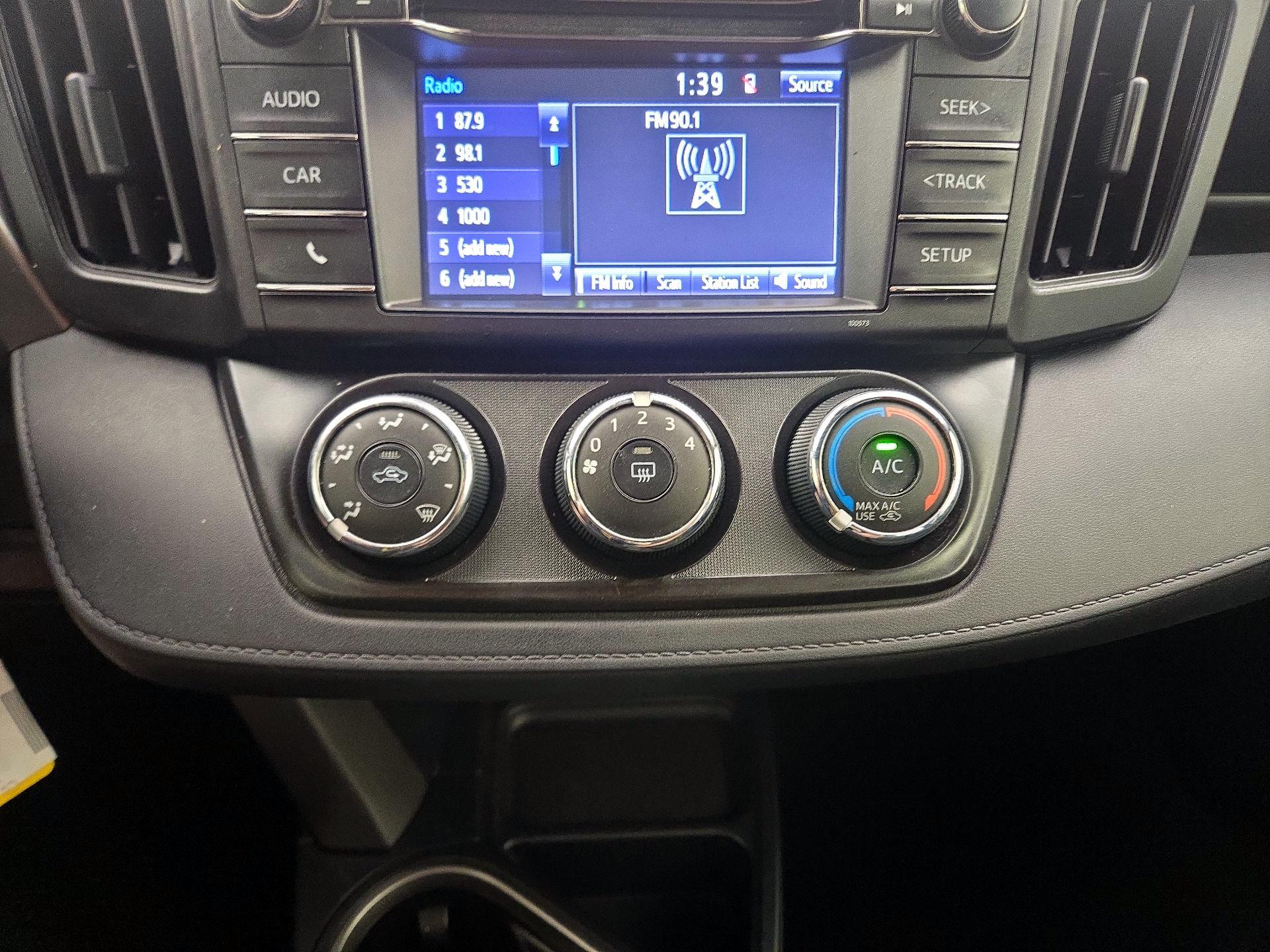 Thumbnail: 2018 Toyota RAV4 - 16