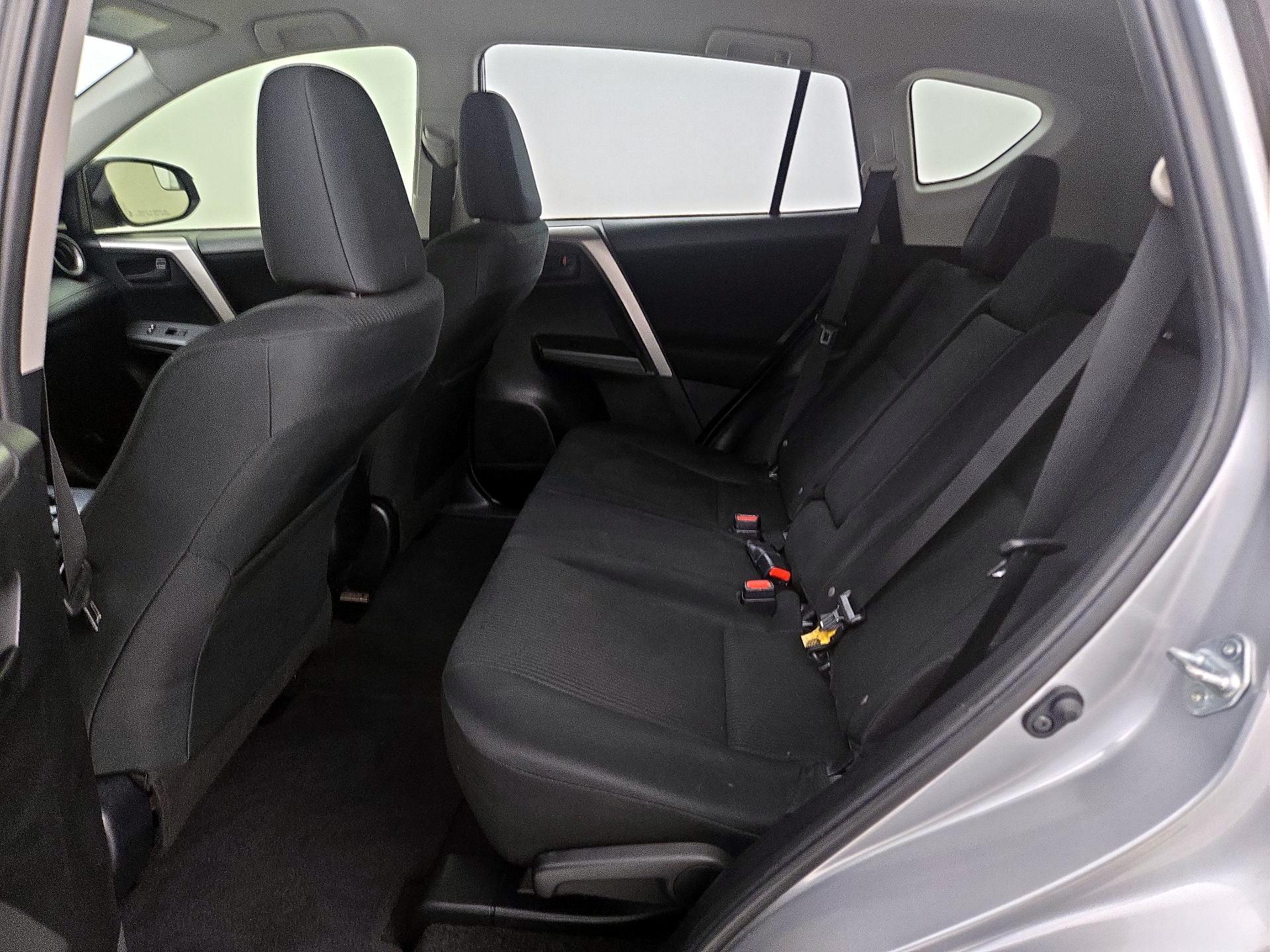 Thumbnail: 2018 Toyota RAV4 - 19