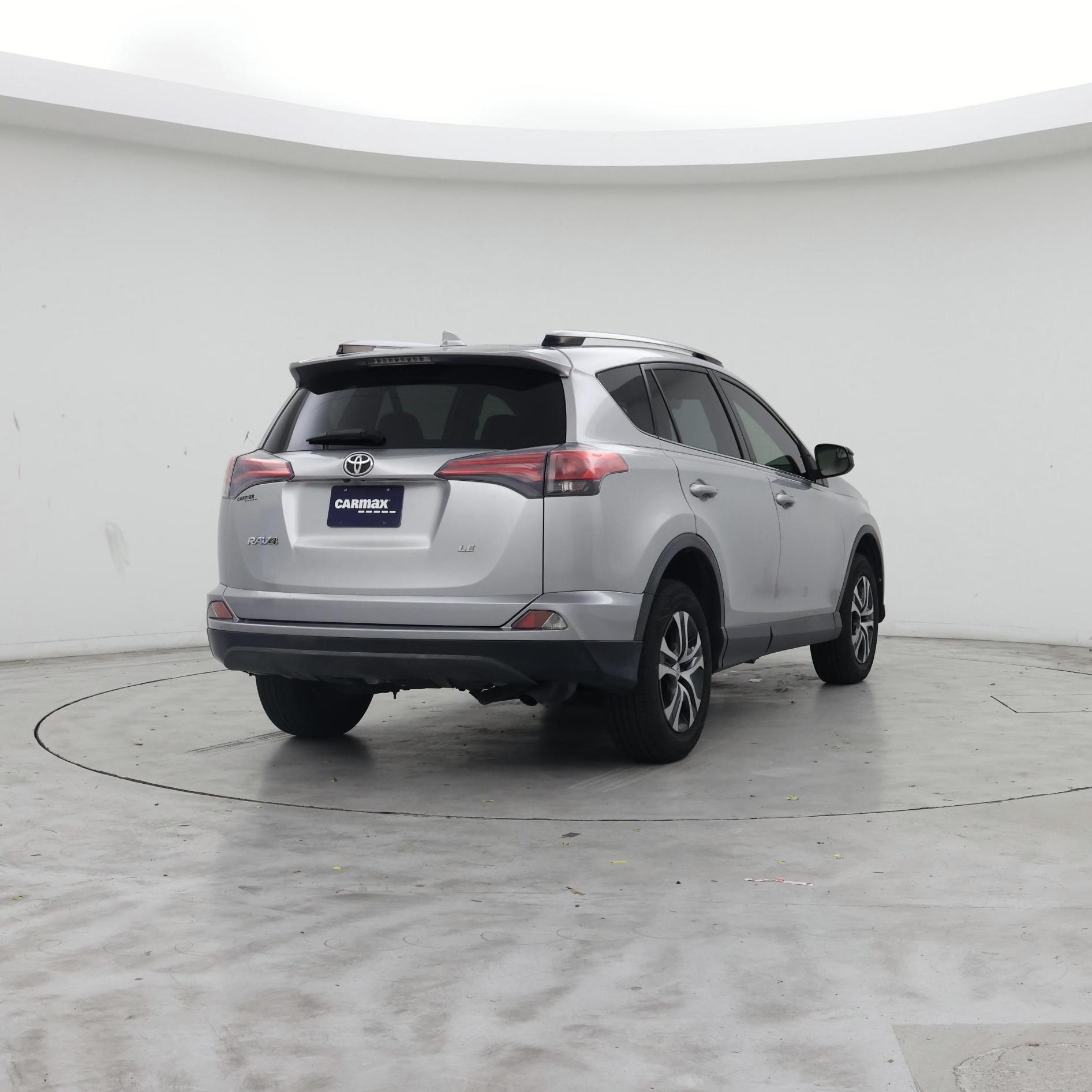 Thumbnail: 2018 Toyota RAV4 - 8