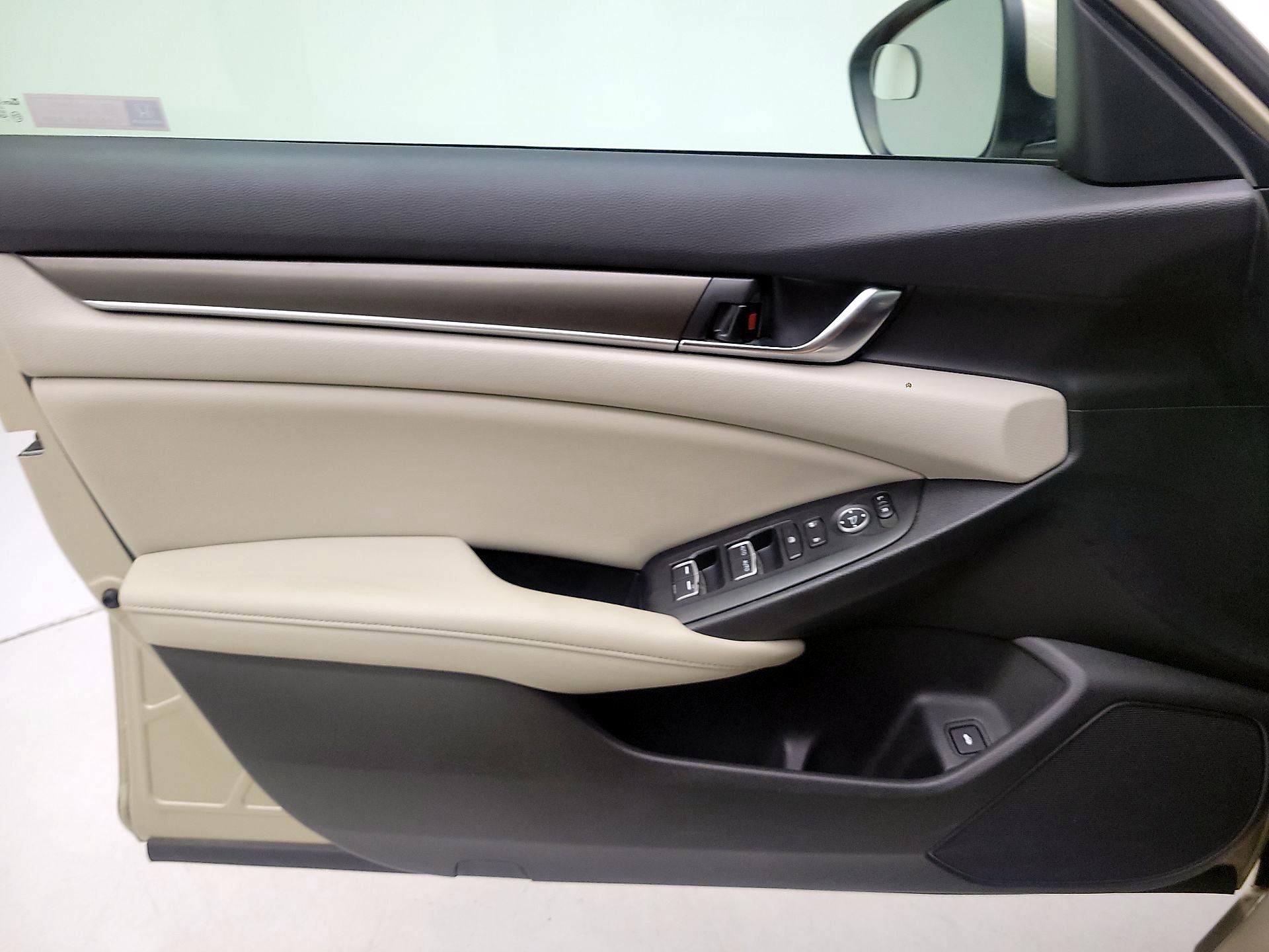 Thumbnail: 2019 Honda Accord - 12