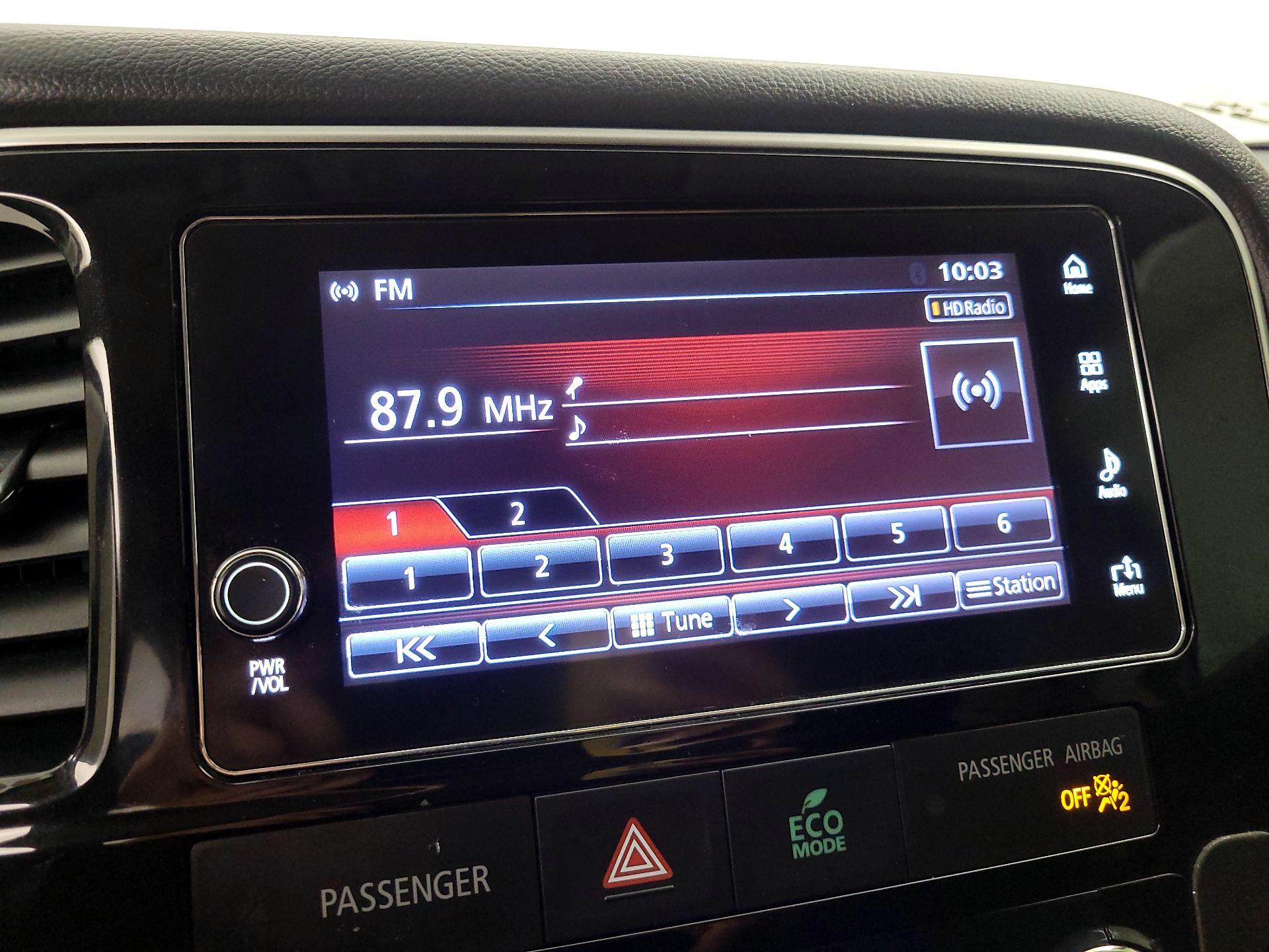 Thumbnail: 2017 Mitsubishi Outlander - 15