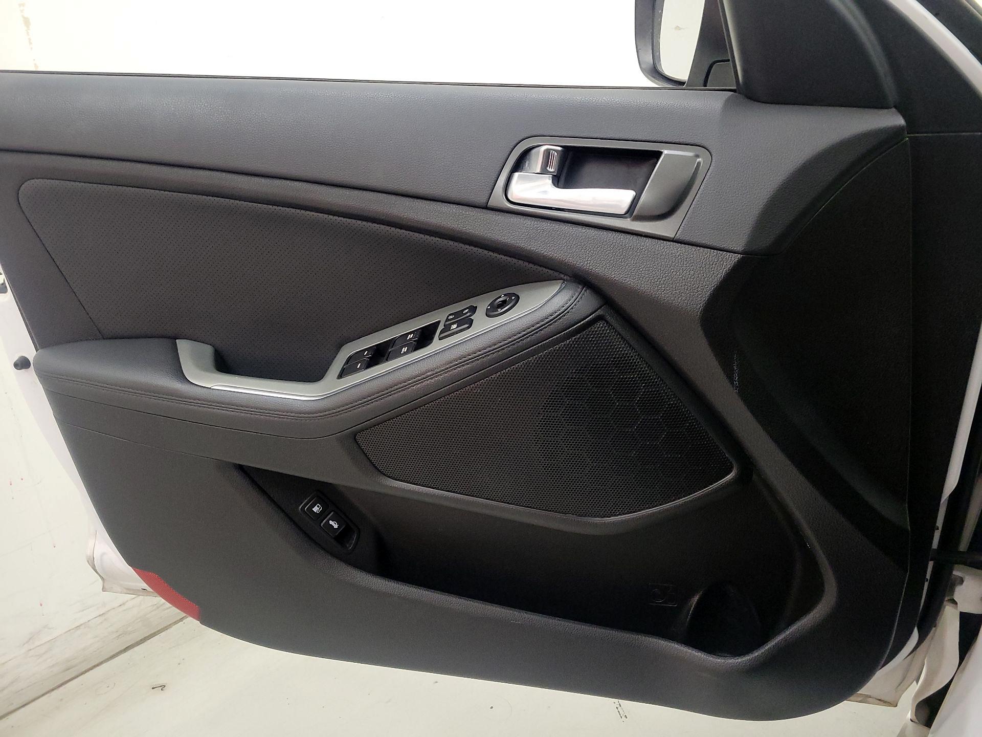 Thumbnail: 2015 Kia Optima - 12