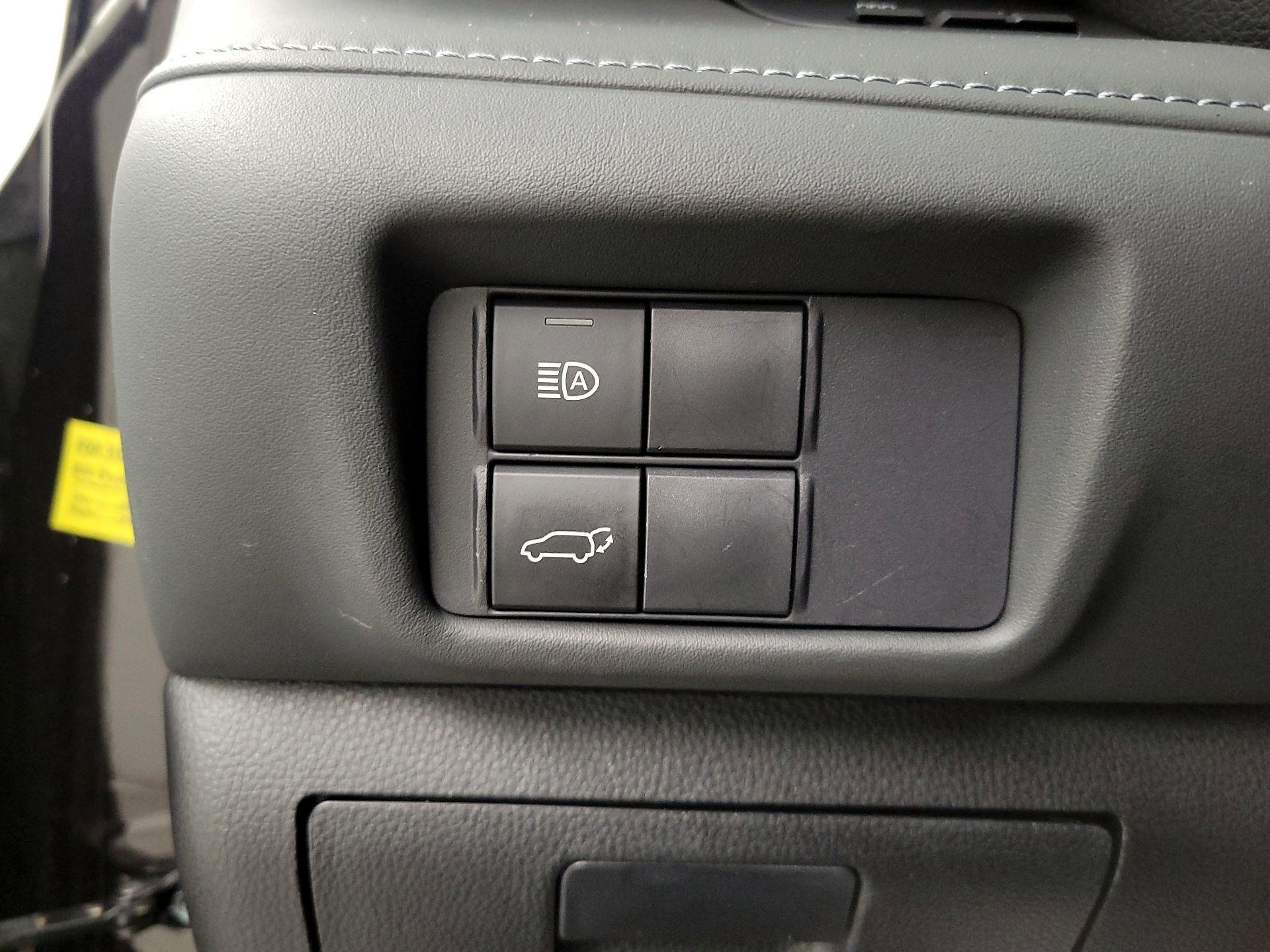 Thumbnail: 2020 Toyota Highlander - 13