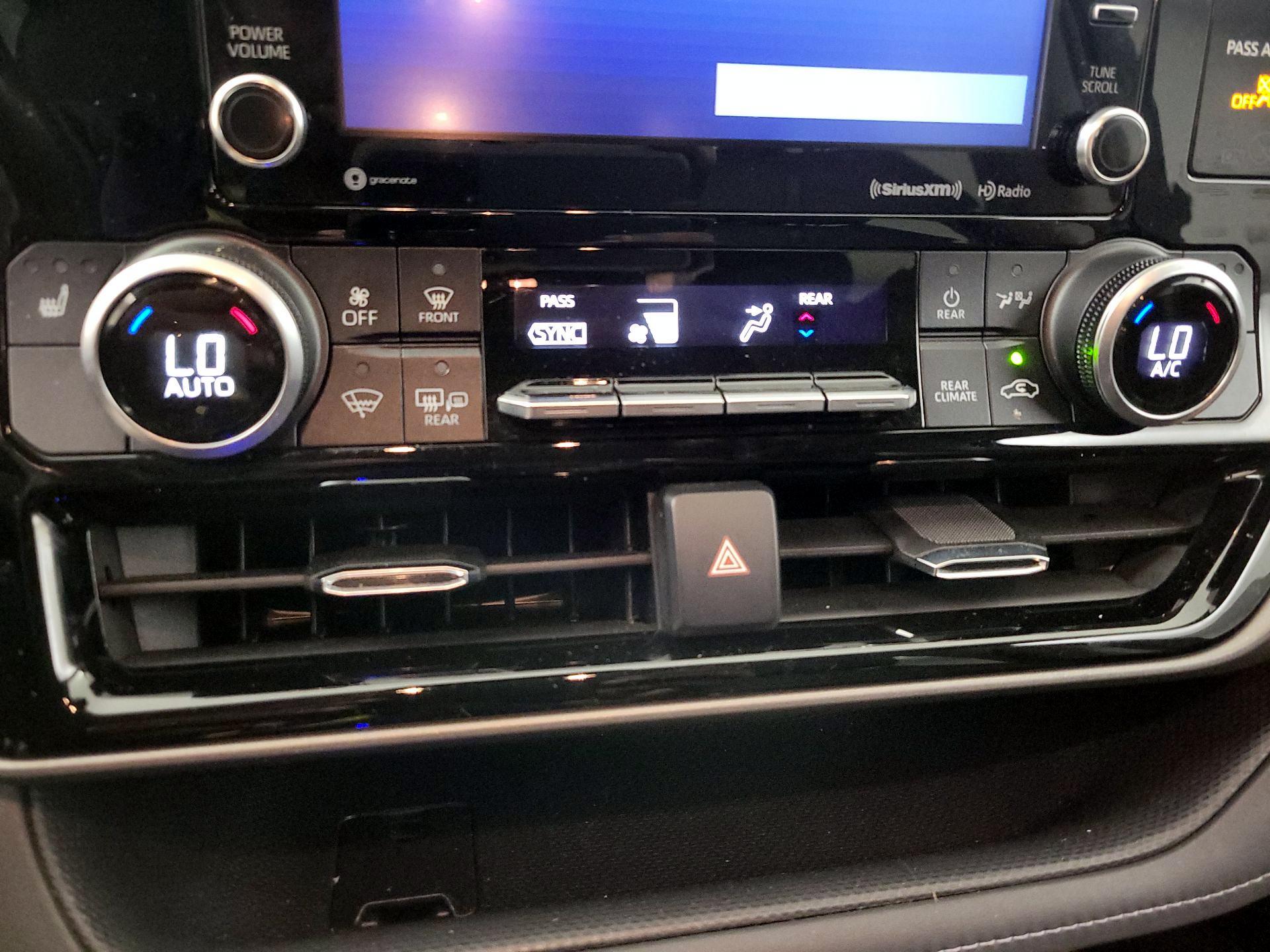 Thumbnail: 2020 Toyota Highlander - 16