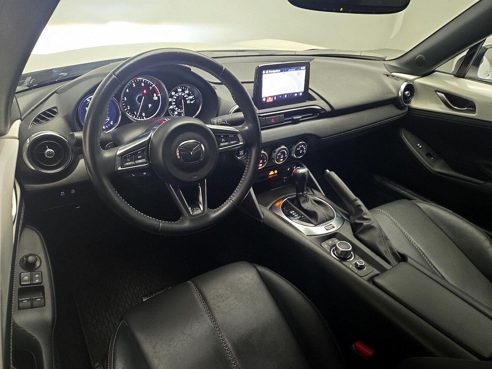 2023 Mazda MX-5 Miata Grand Touring - Photo 10