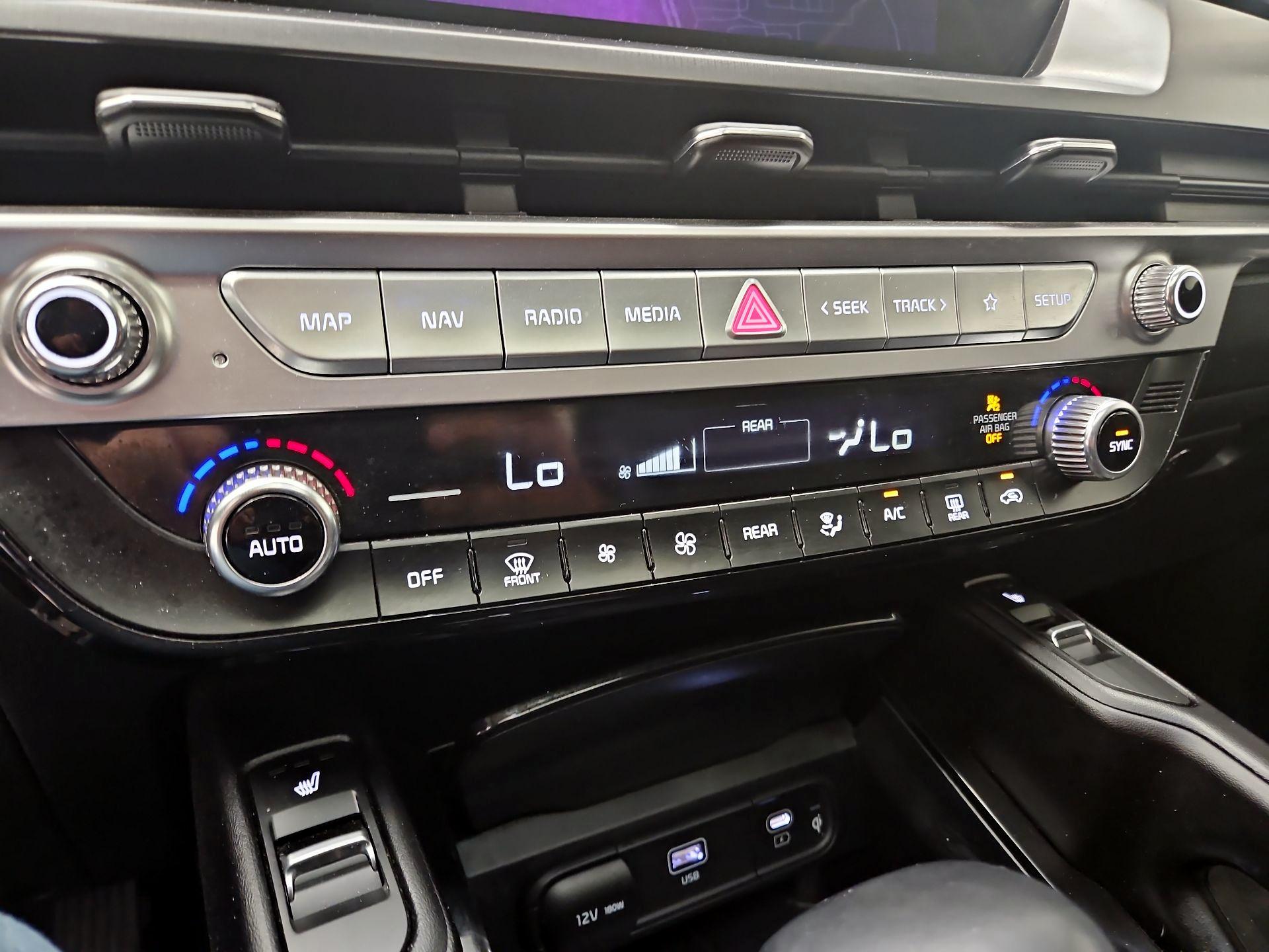 Thumbnail: 2024 Kia Telluride - 17