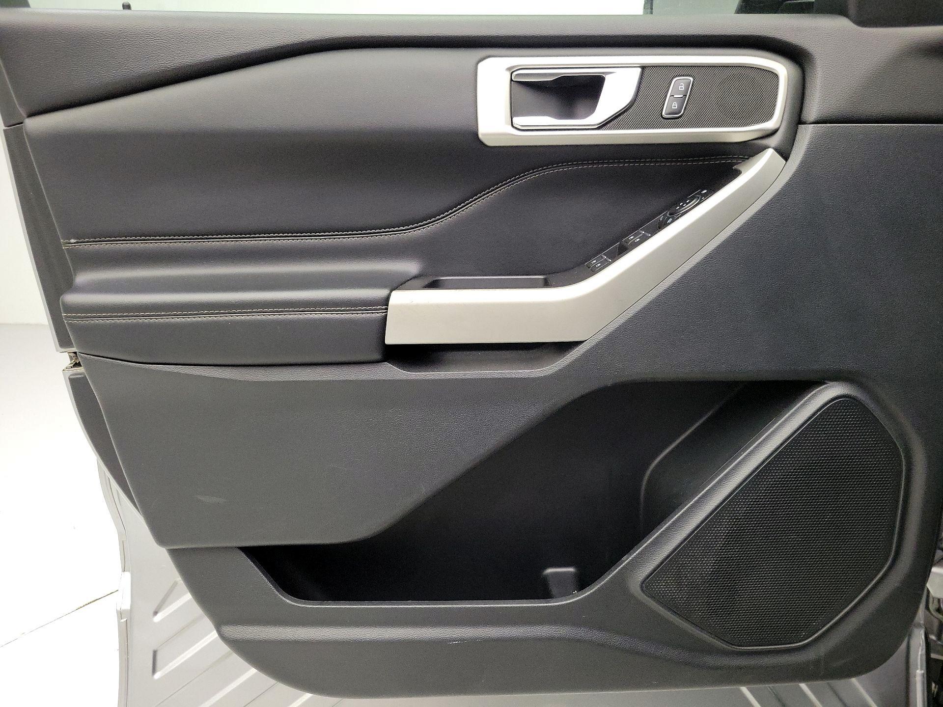 Thumbnail: 2020 Ford Explorer - 12