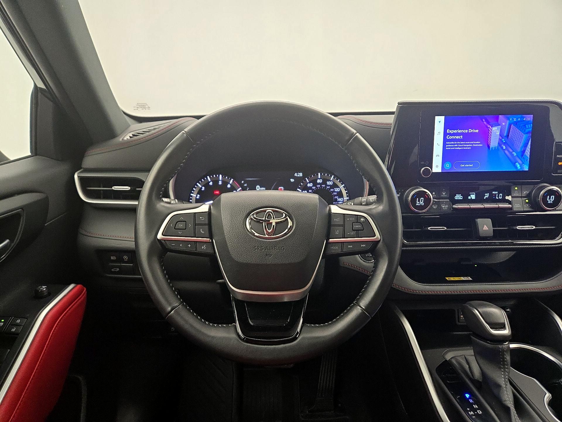 Thumbnail: 2023 Toyota Highlander - 10