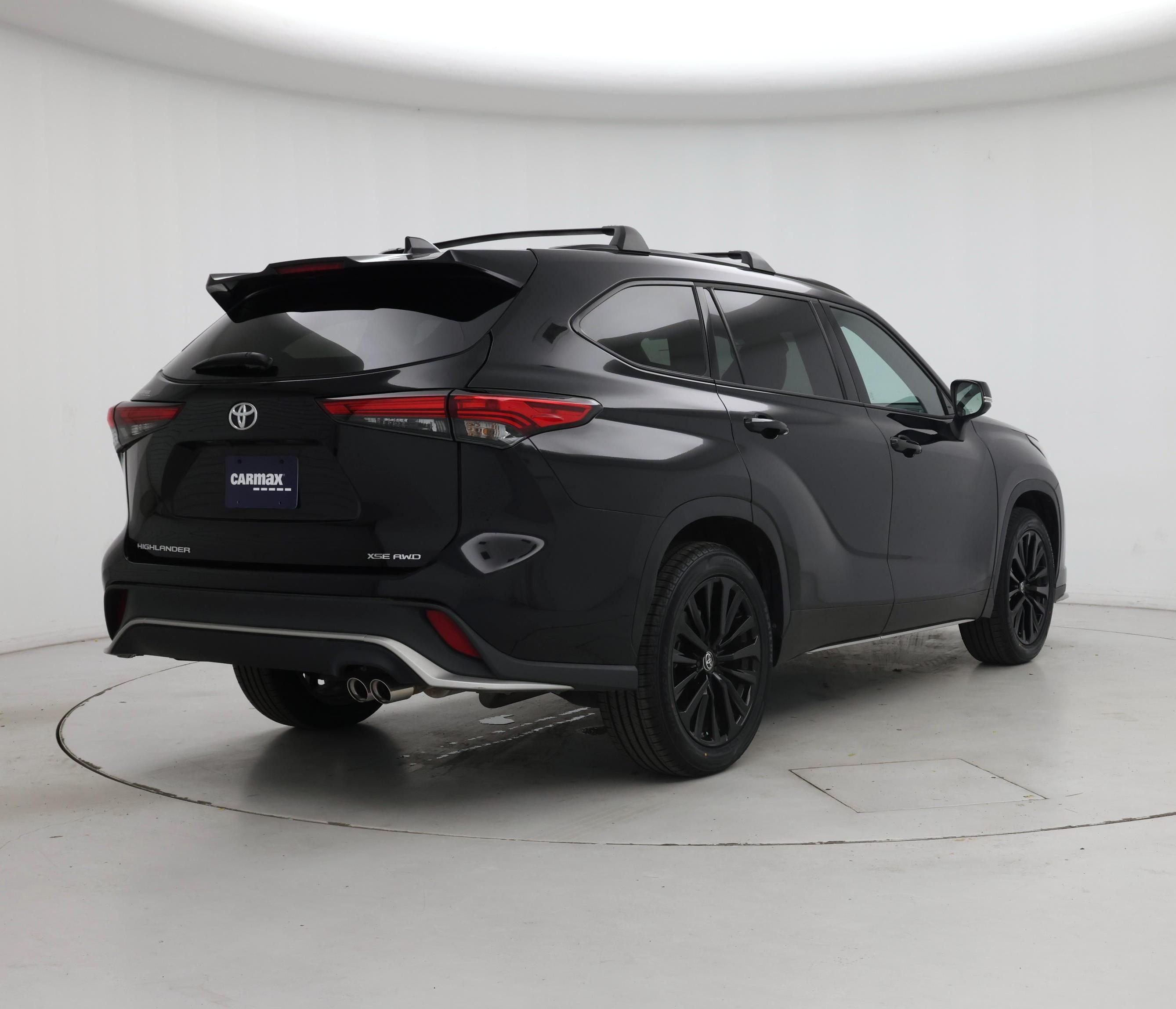 Thumbnail: 2023 Toyota Highlander - 8