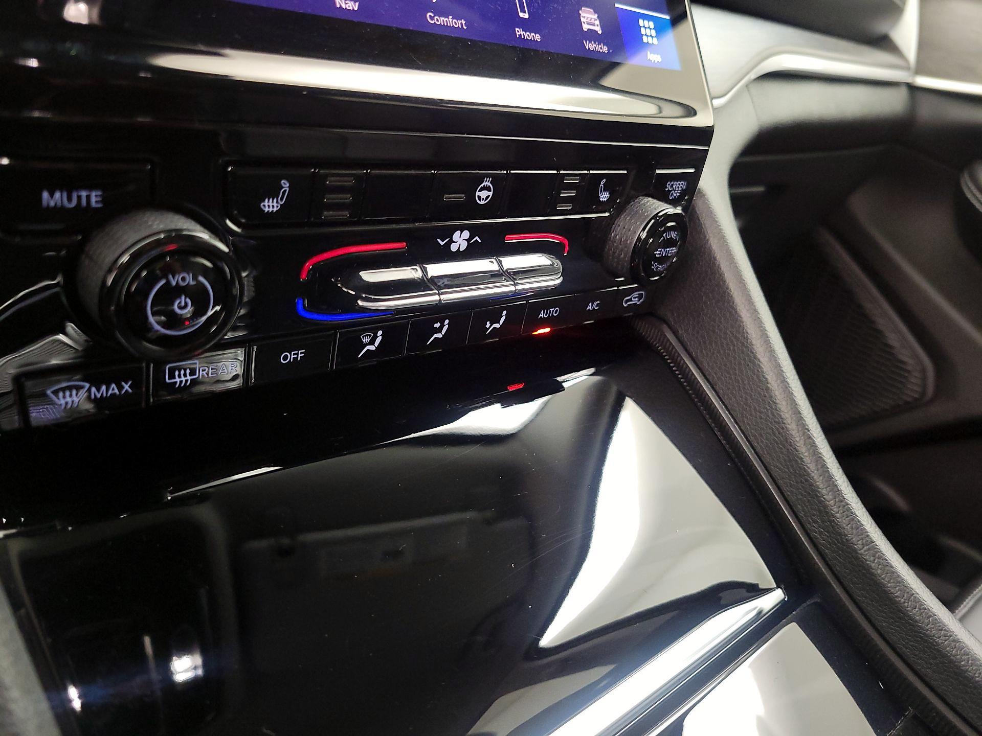 Thumbnail: 2023 Jeep Grand Cherokee - 17