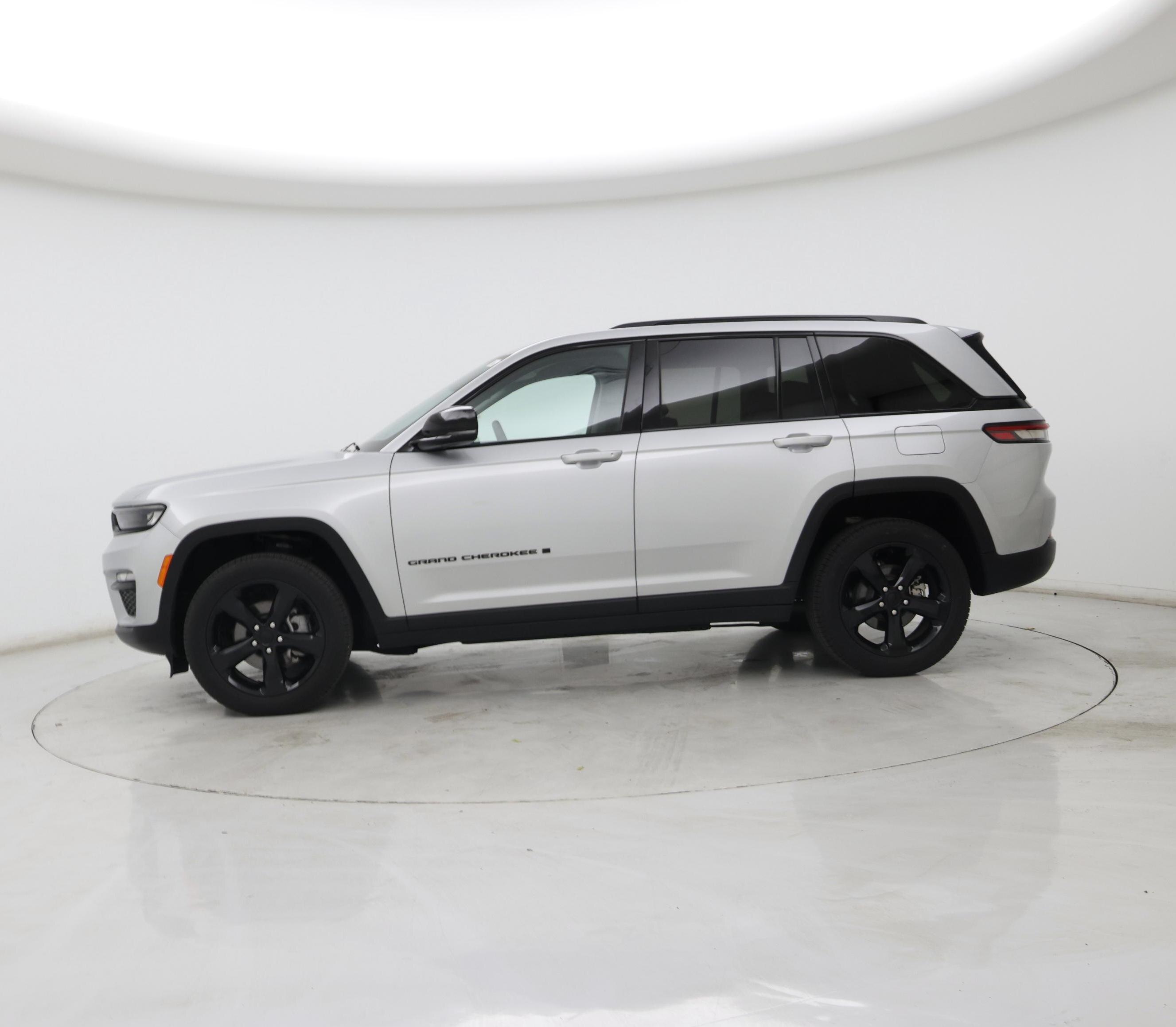 Thumbnail: 2023 Jeep Grand Cherokee - 3