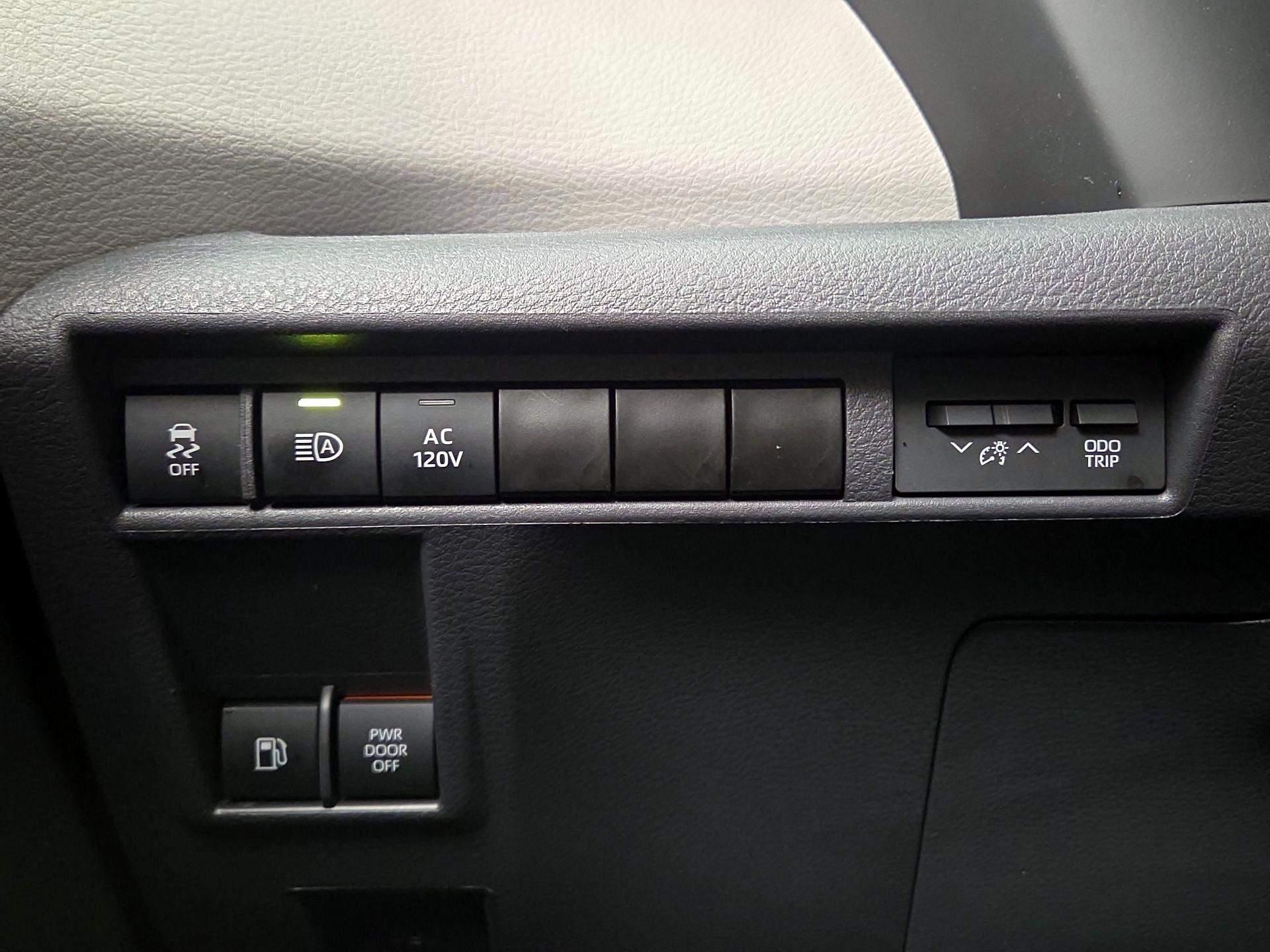 Thumbnail: 2024 Toyota Sienna - 13