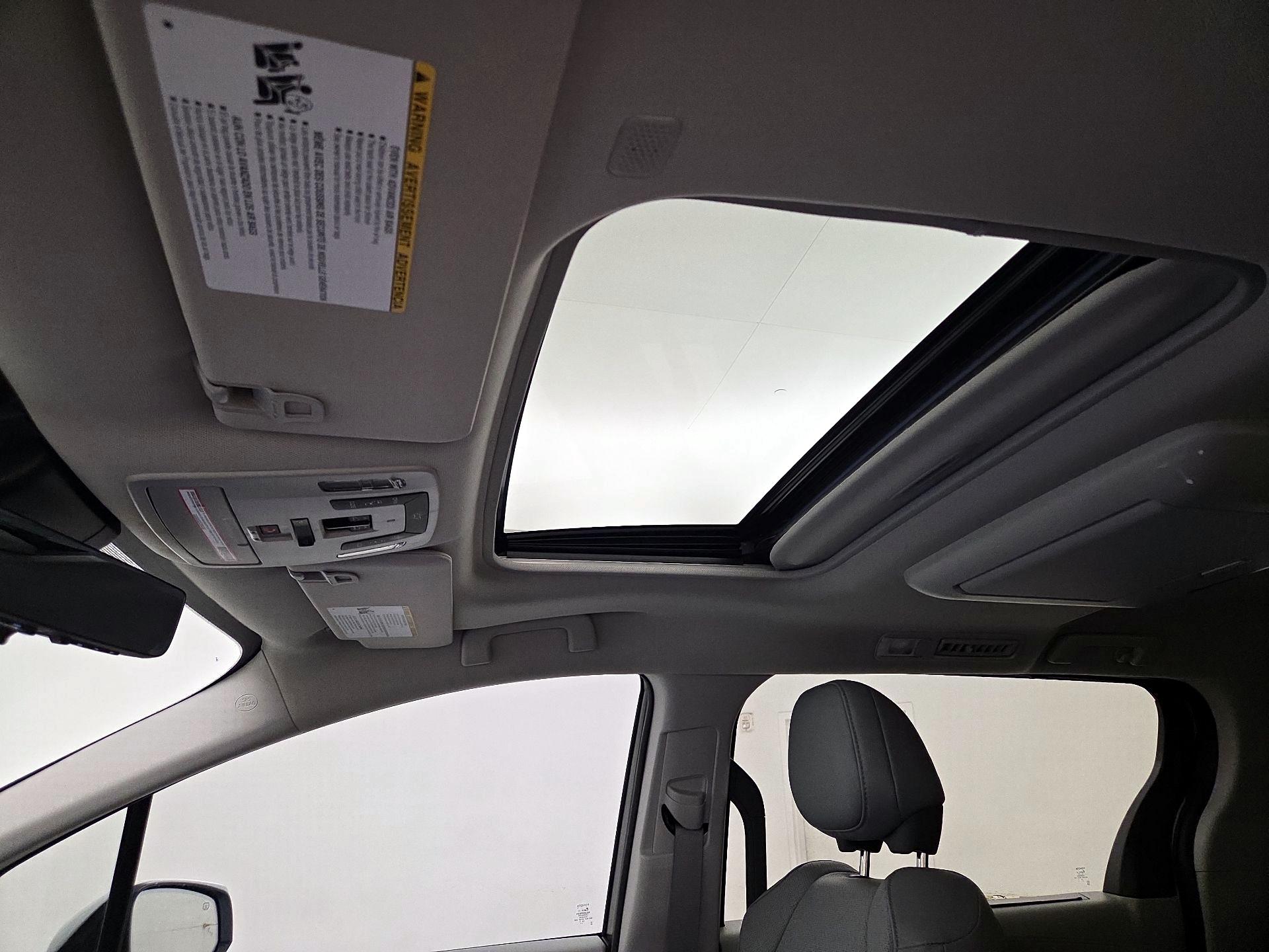 Thumbnail: 2024 Toyota Sienna - 20