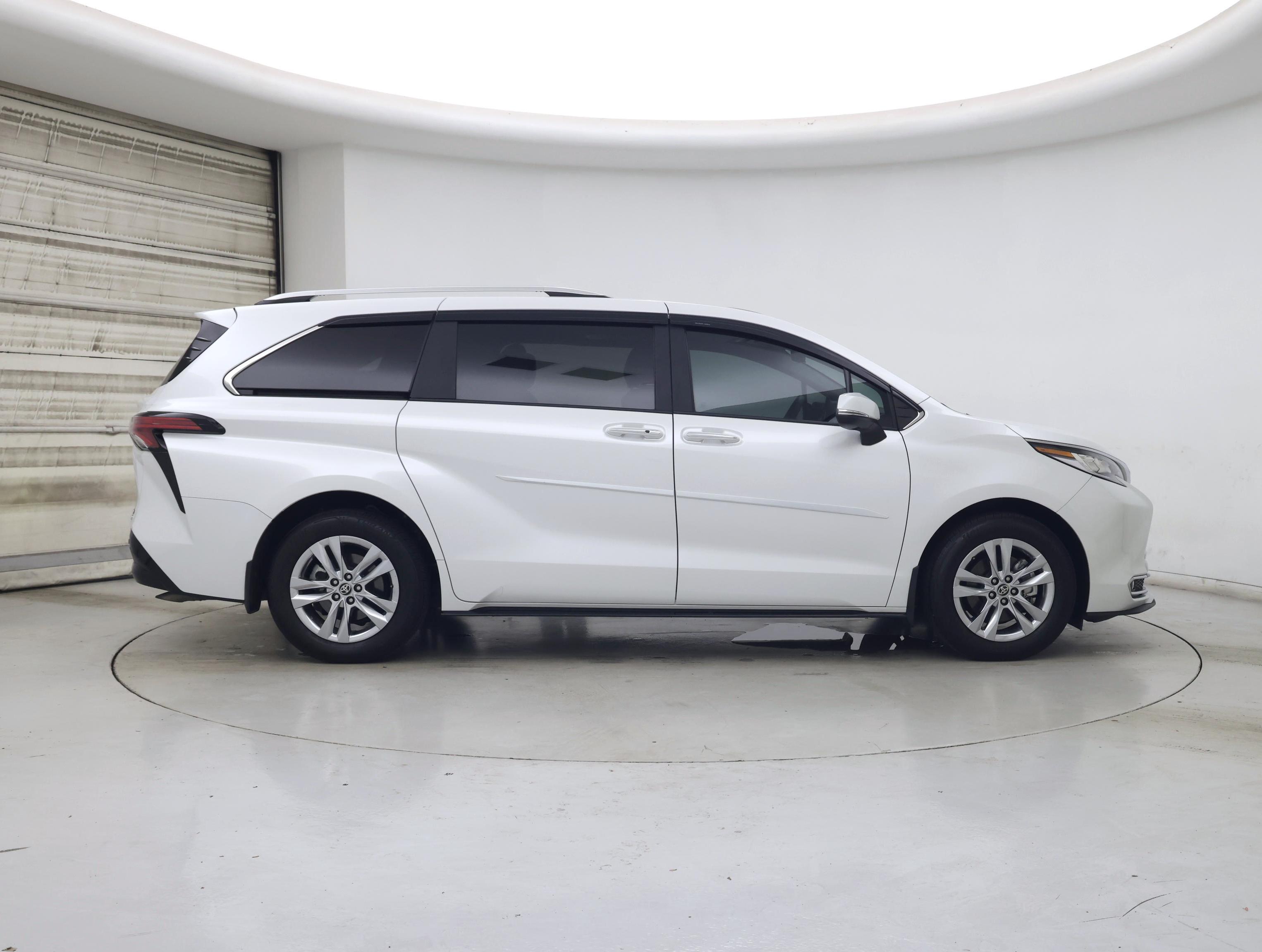 Thumbnail: 2024 Toyota Sienna - 7