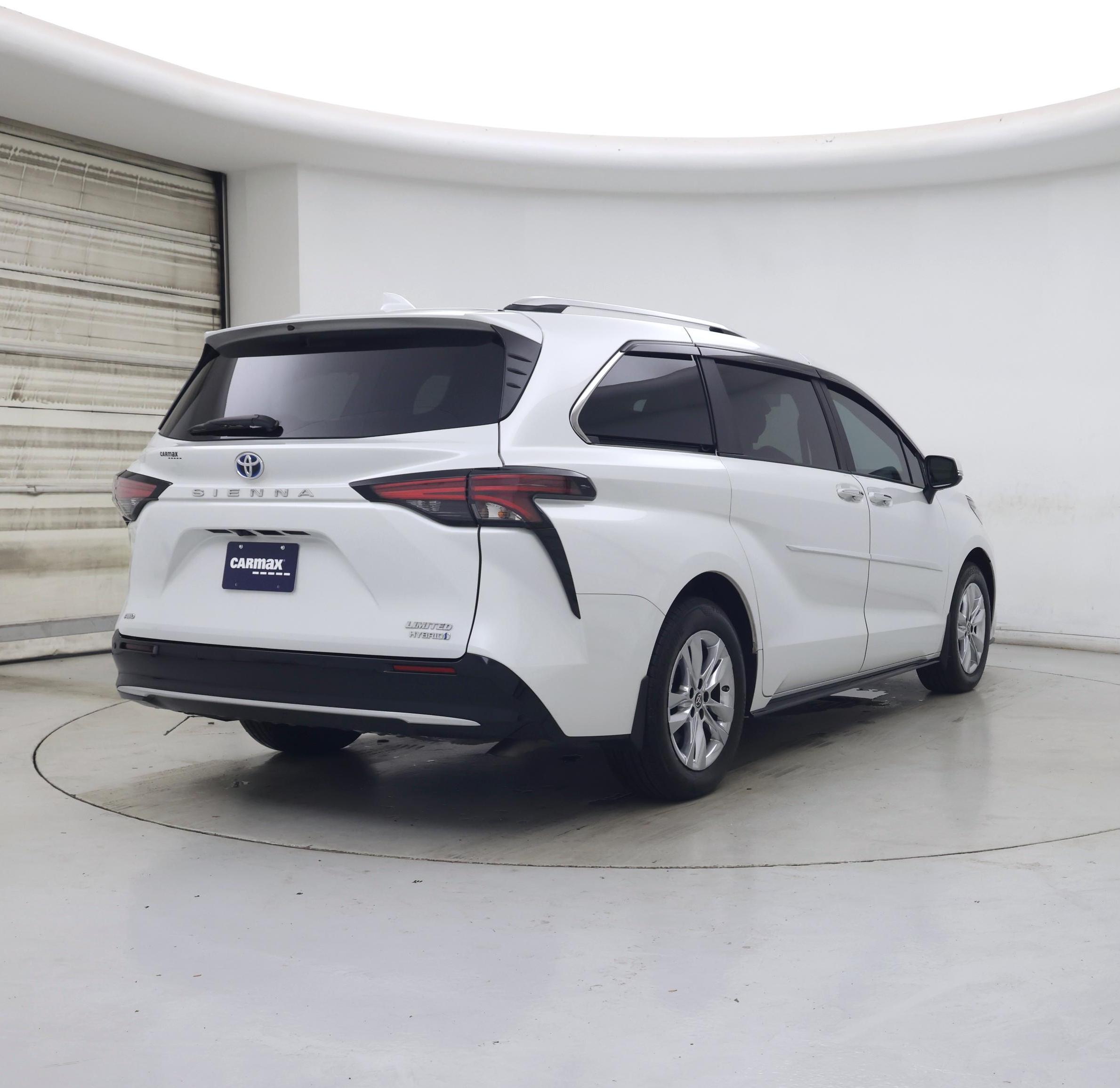 Thumbnail: 2024 Toyota Sienna - 8