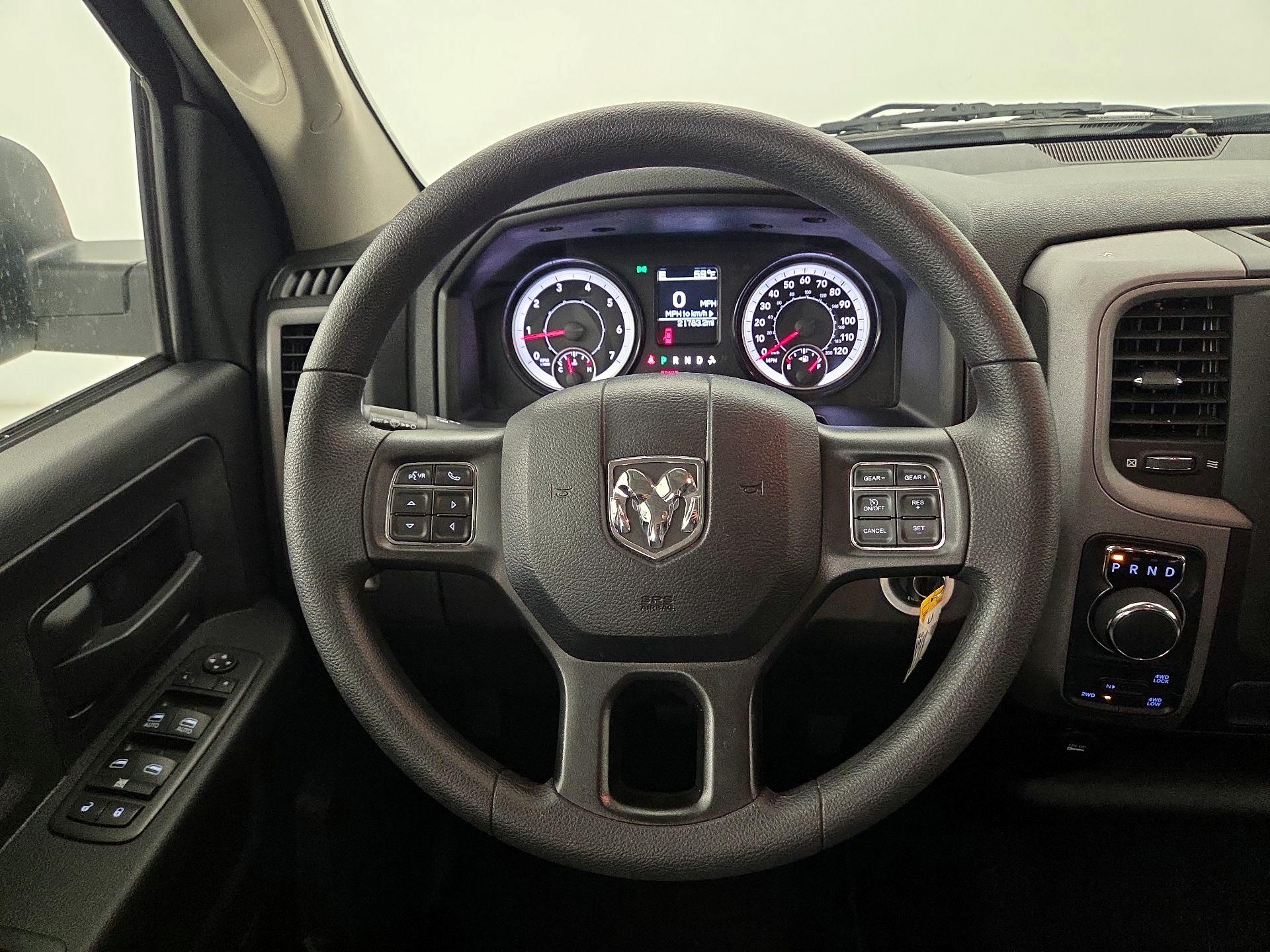 Thumbnail: 2021 RAM 1500 Classic - 10