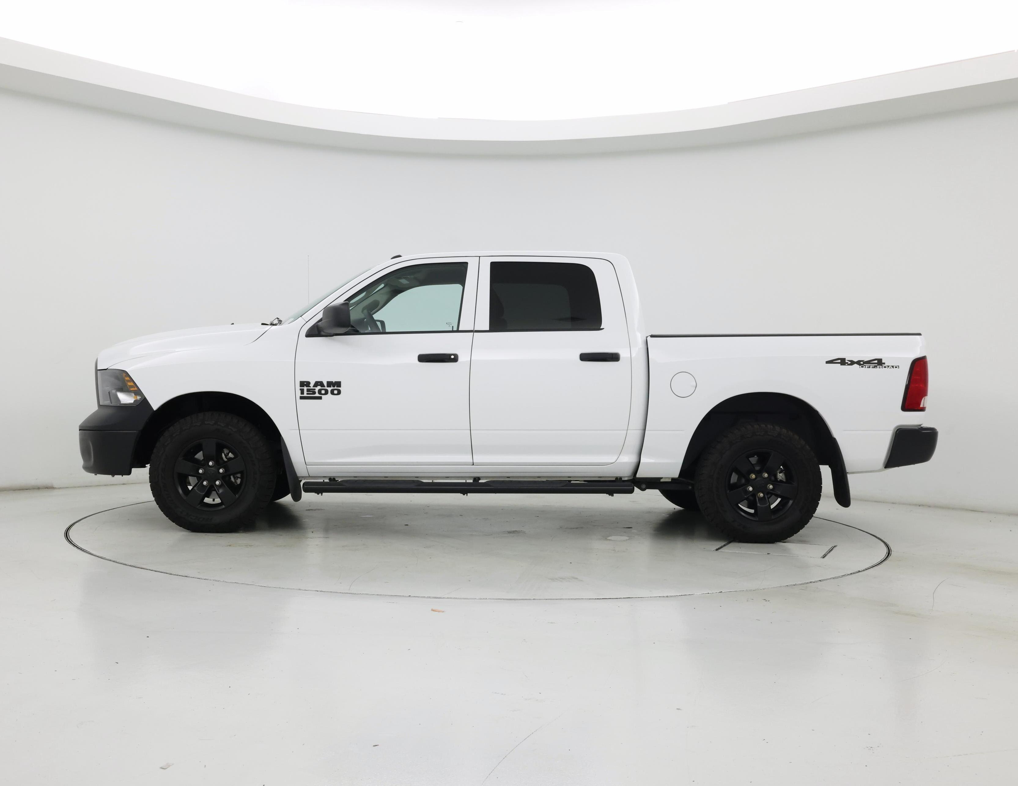 Thumbnail: 2021 RAM 1500 Classic - 3