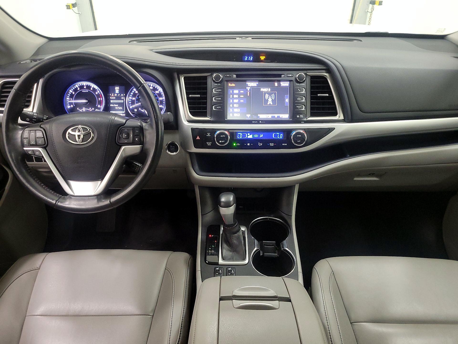 Thumbnail: 2015 Toyota Highlander - 9