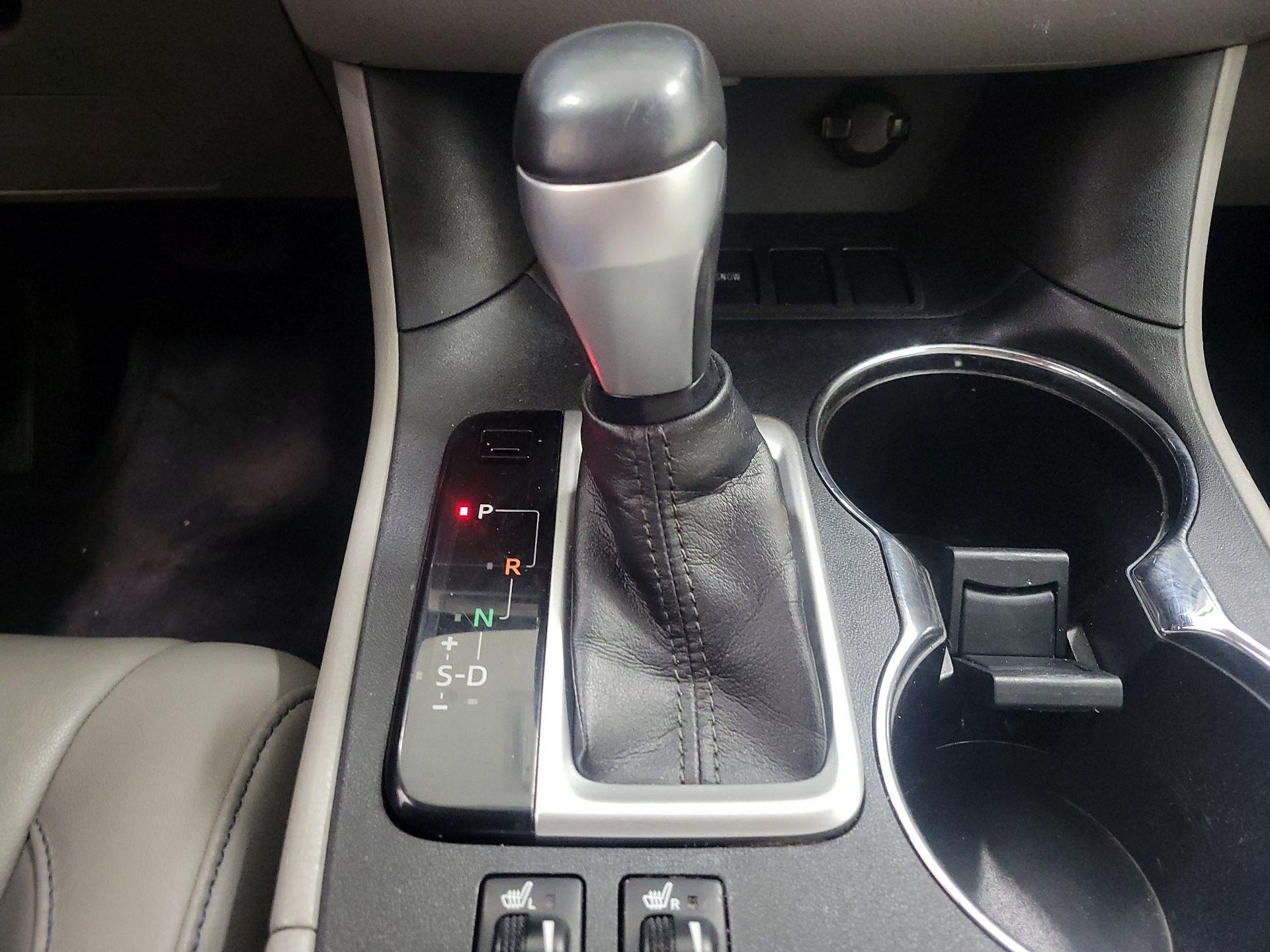 Thumbnail: 2015 Toyota Highlander - 17