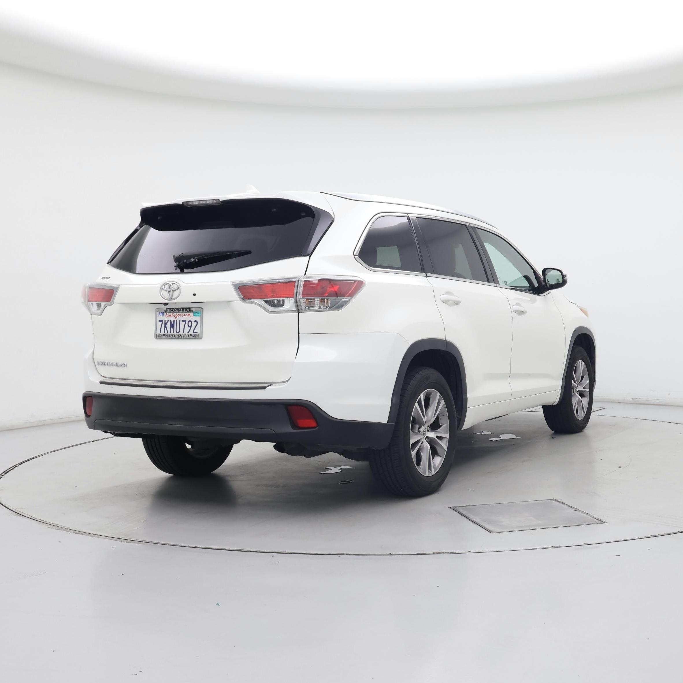 Thumbnail: 2015 Toyota Highlander - 8